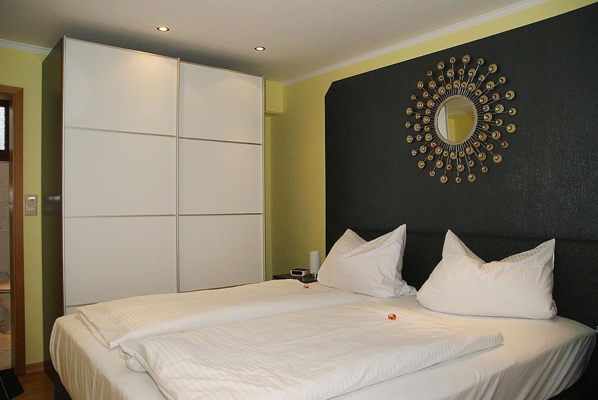 Deluxe King Suite - Photo 5