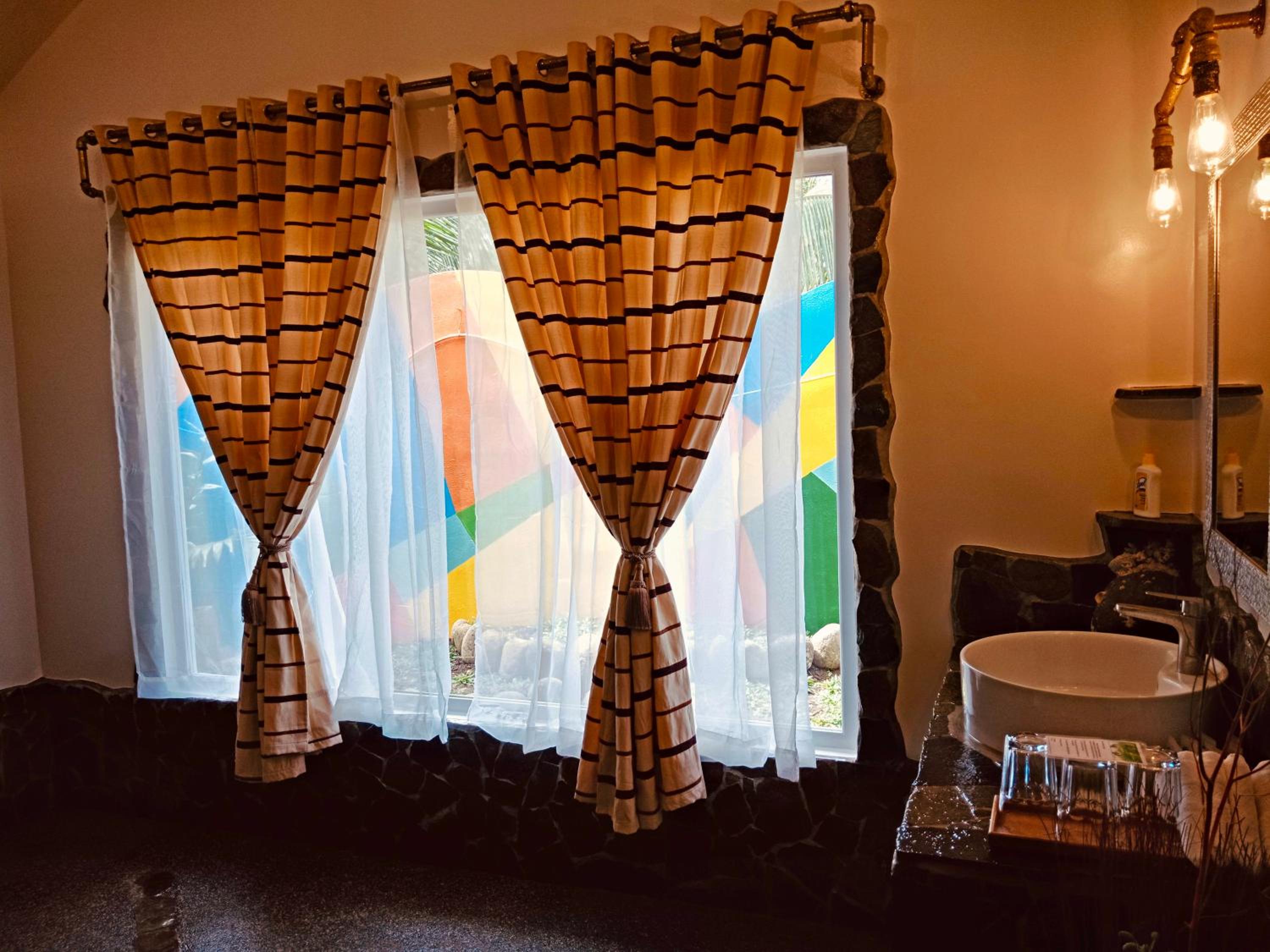 Deluxe Family Room photo 3