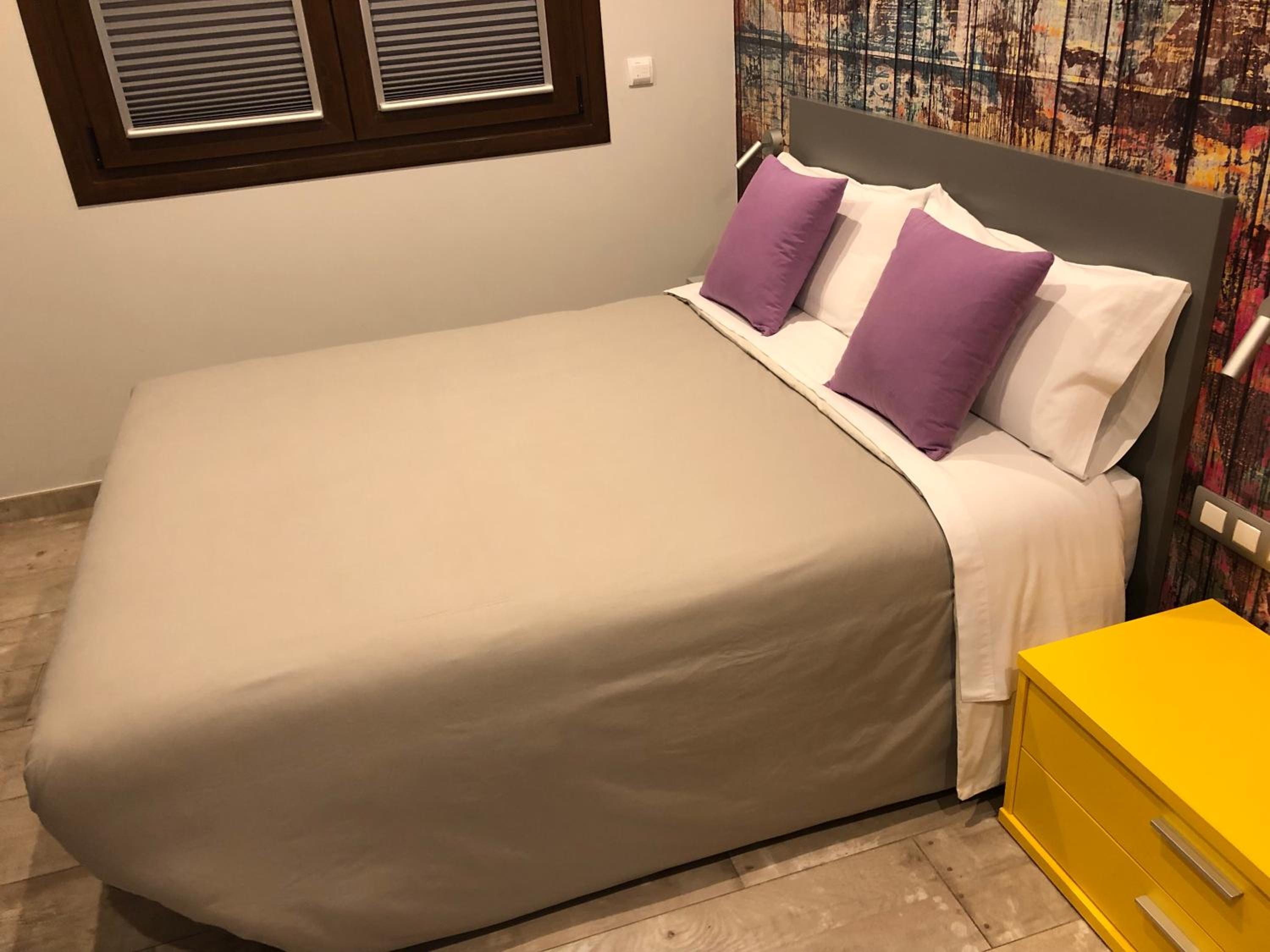 Small Double Room - Photo 1