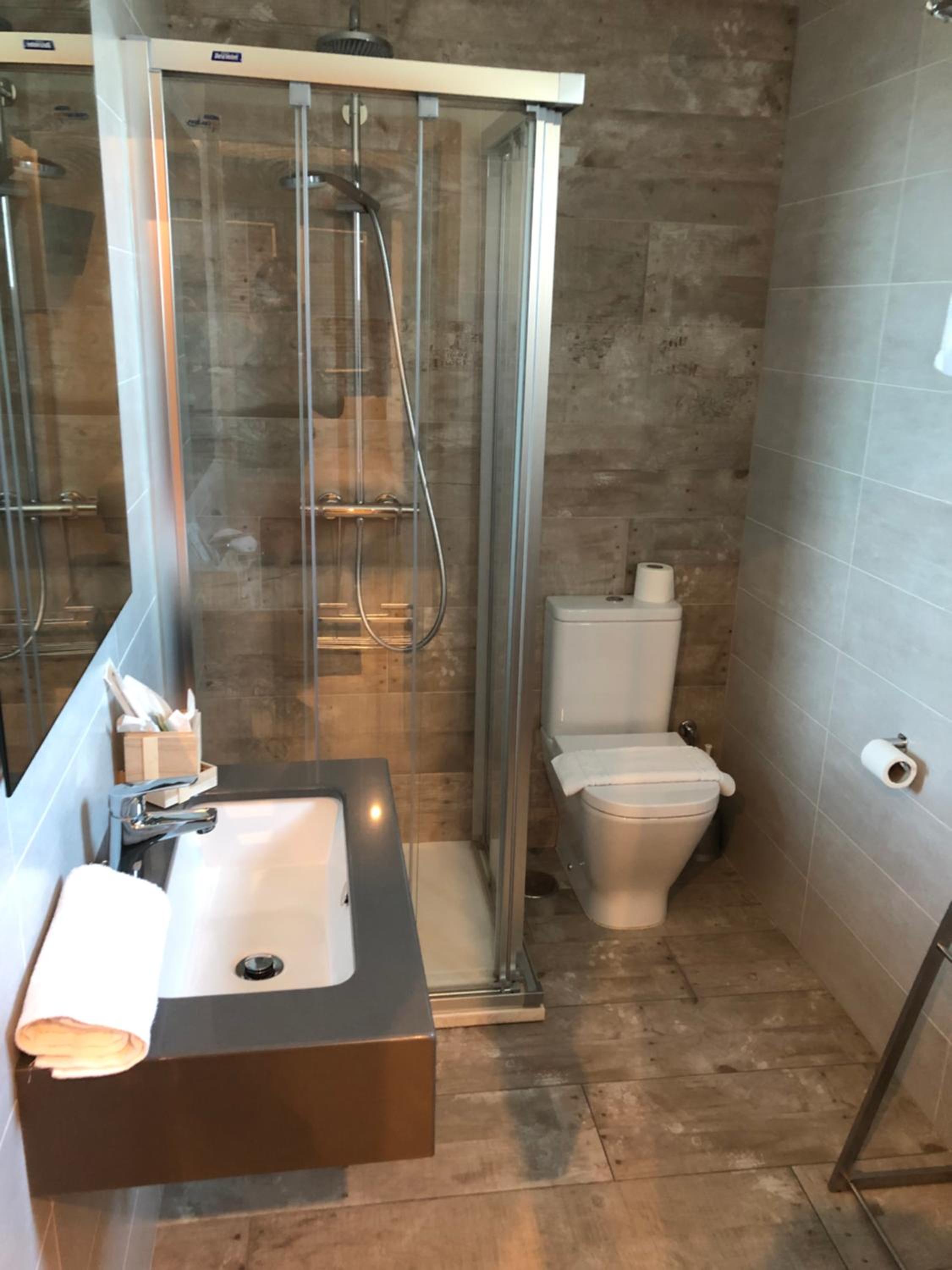 Small Double Room - Photo 7