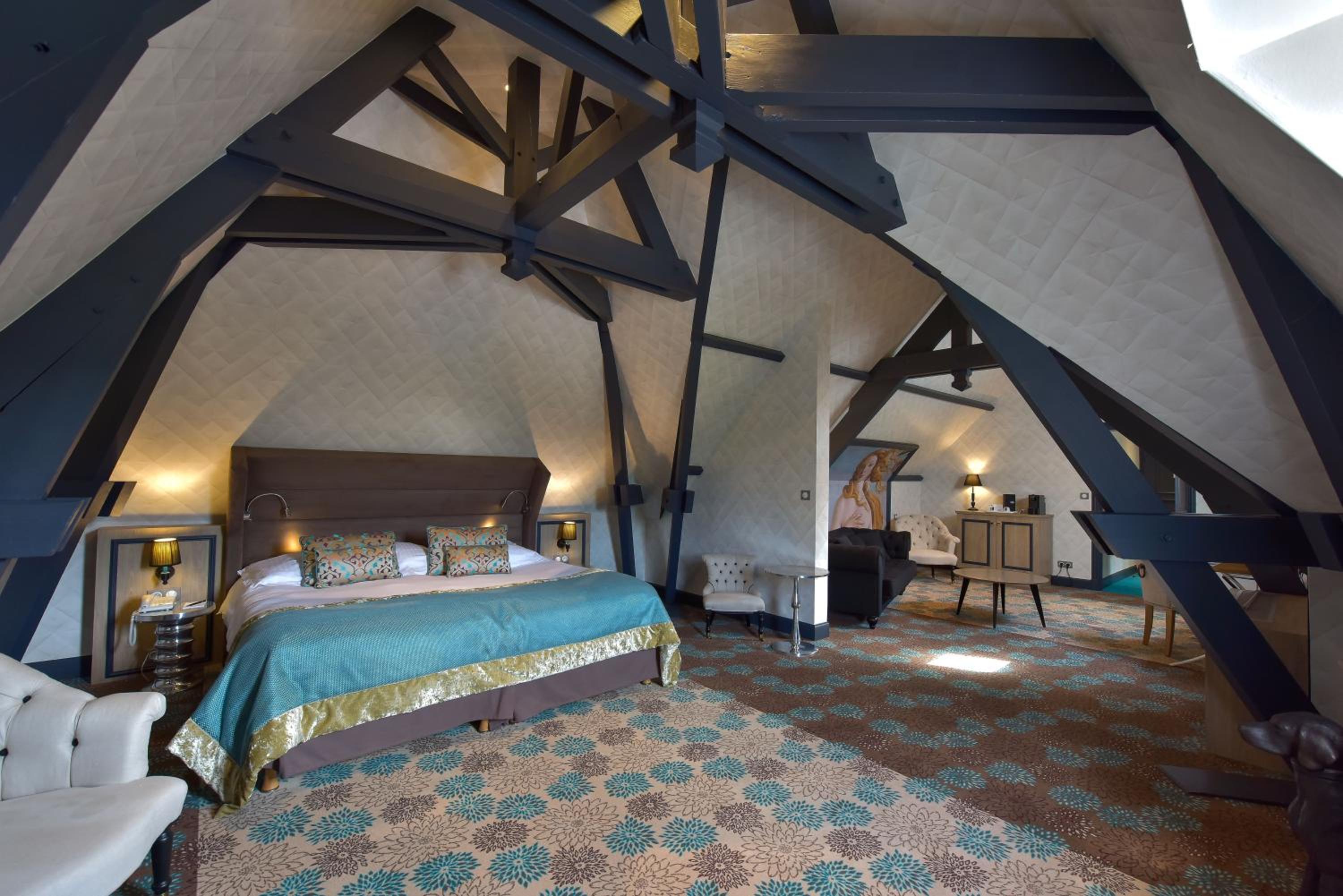 Deluxe Suite - Photo 1