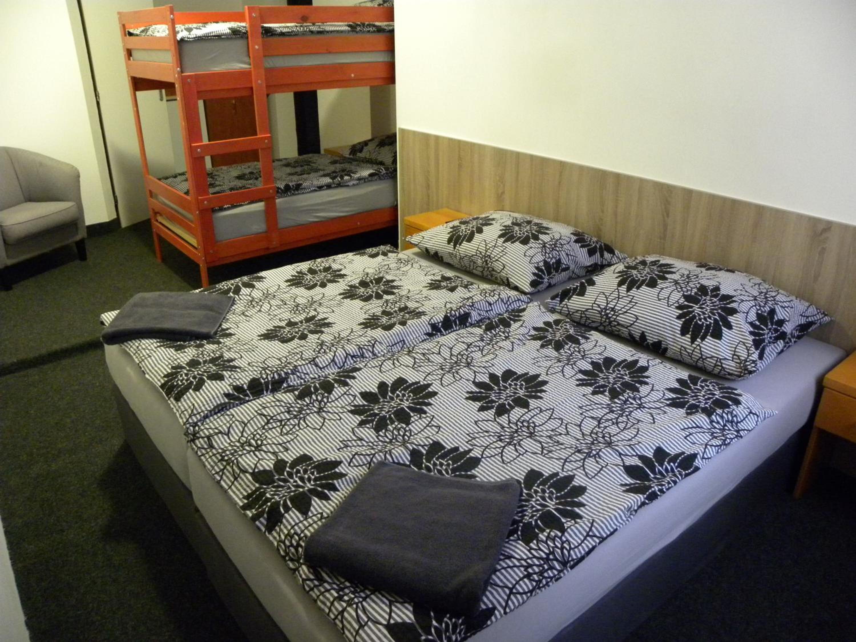 Quadruple Room with Private Bathroom photo 3