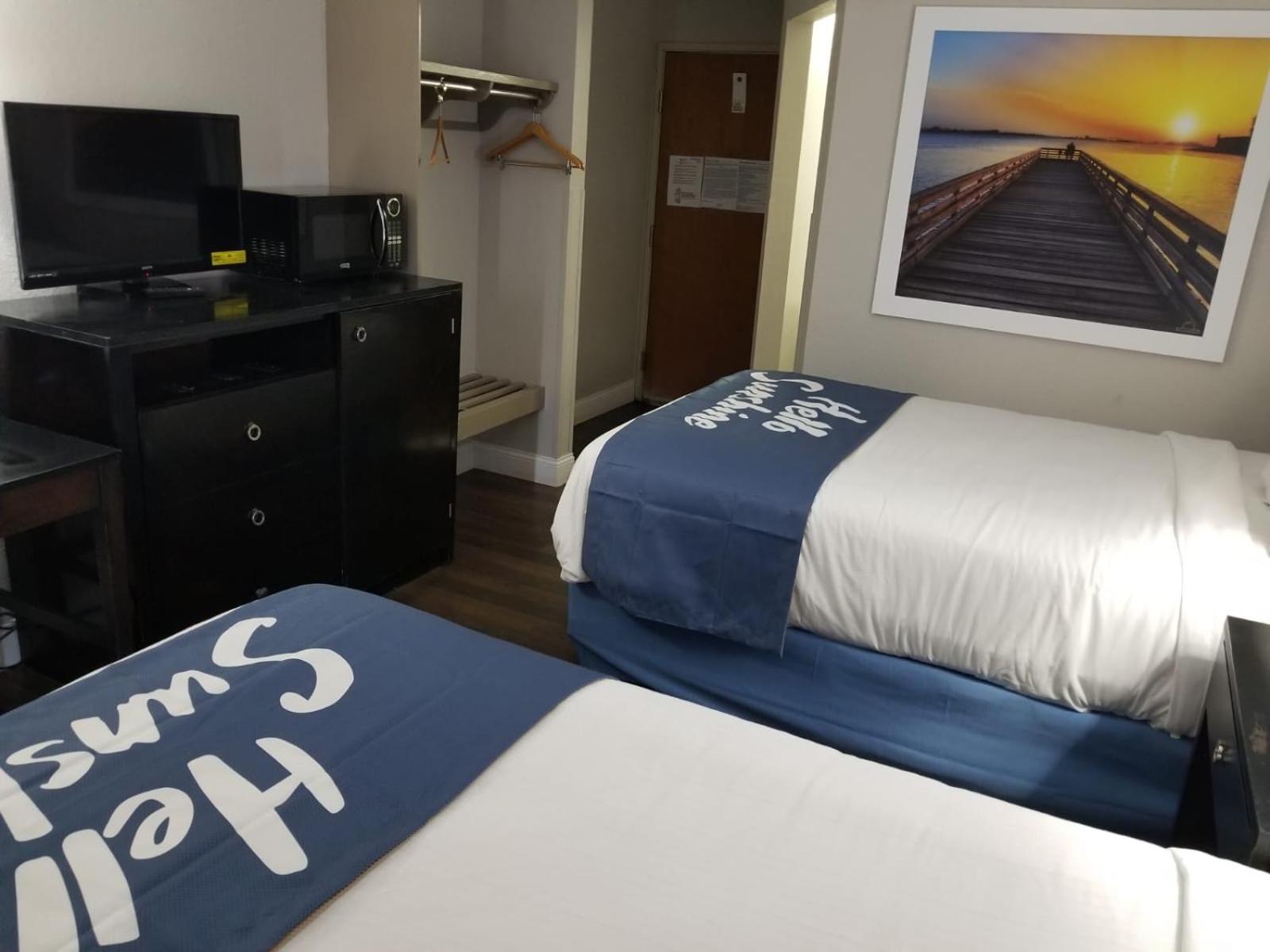 Double Room with Two Double Beds - Non-Smoking - Photo 1