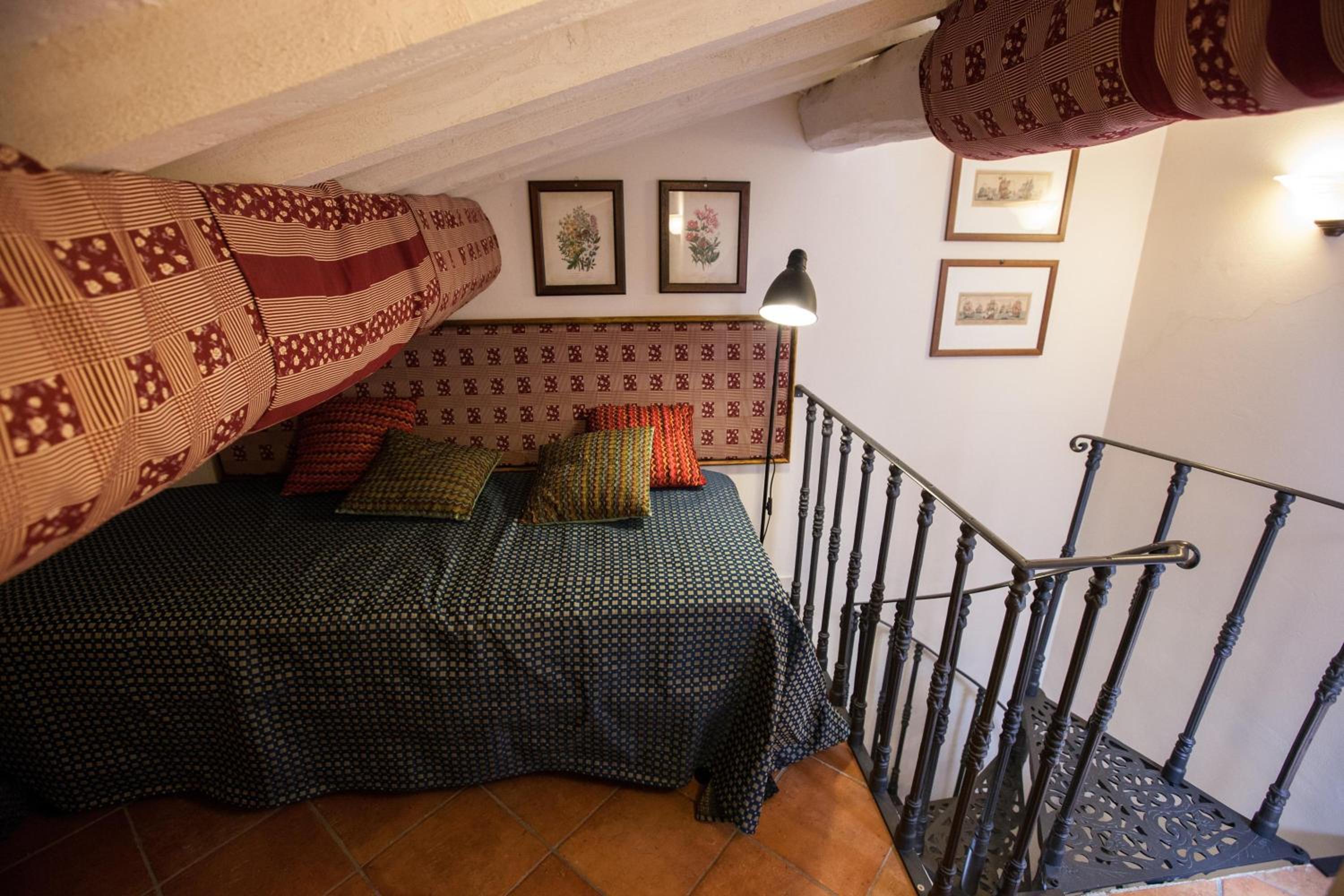 Large Double or Twin Room - Photo 12