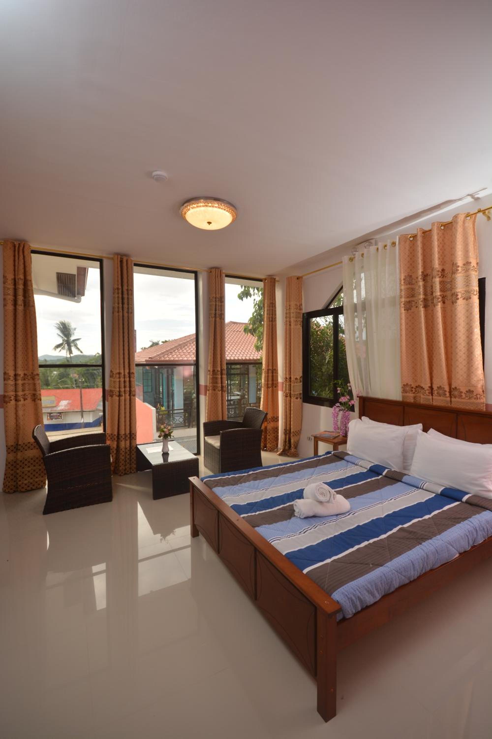 Deluxe Queen Room - Photo 4