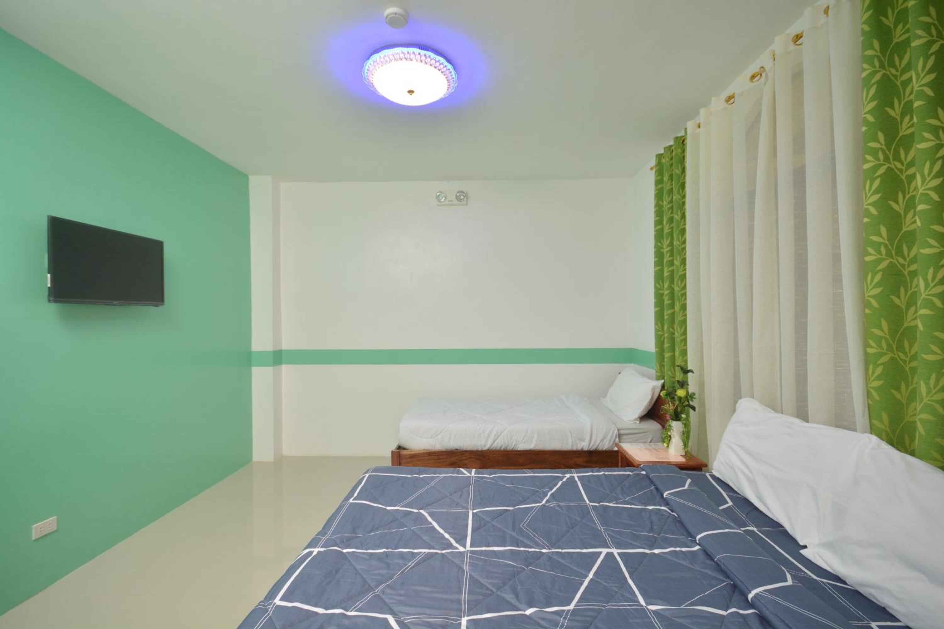Deluxe Double Room - Photo 8