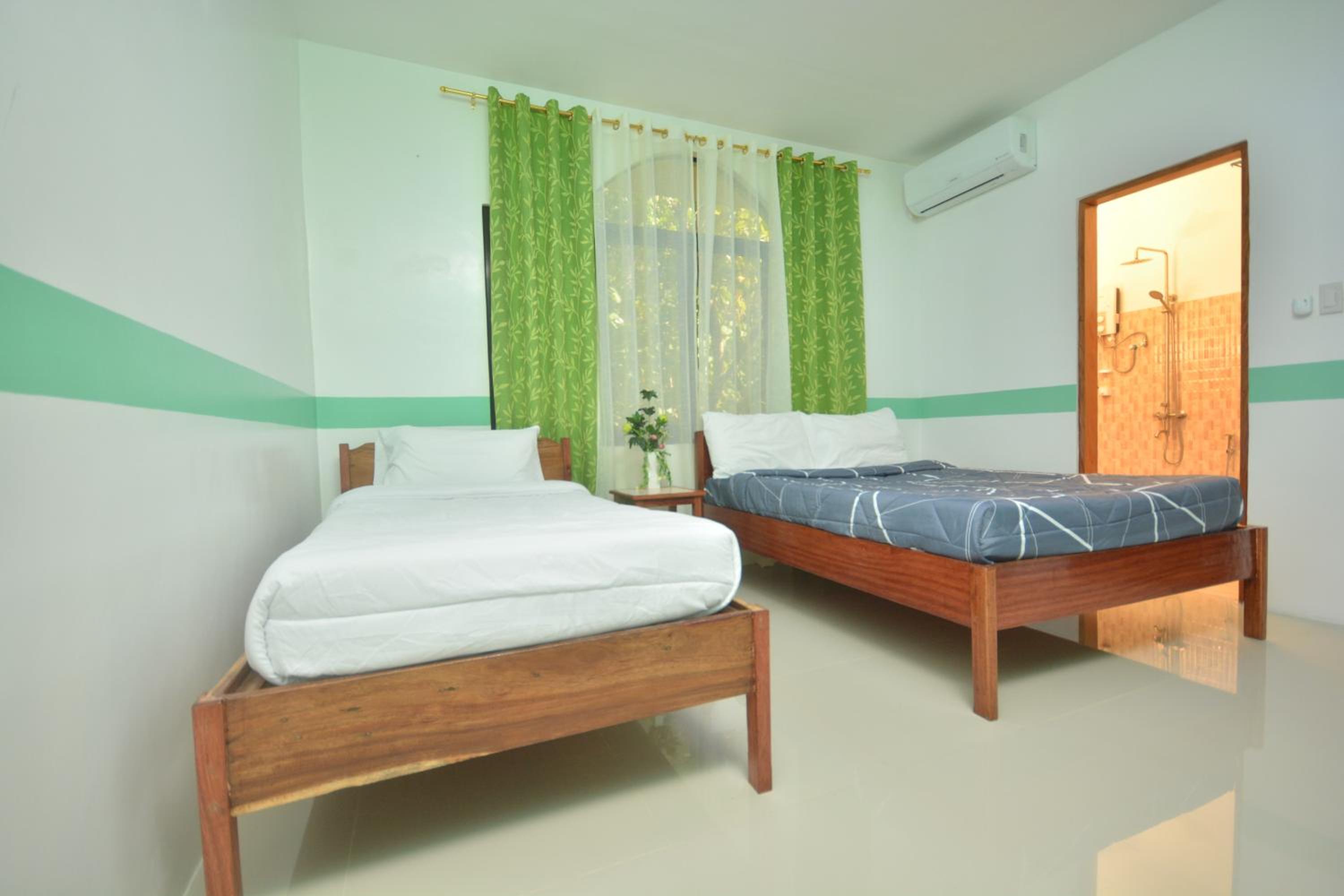 Deluxe Double Room - Photo 9