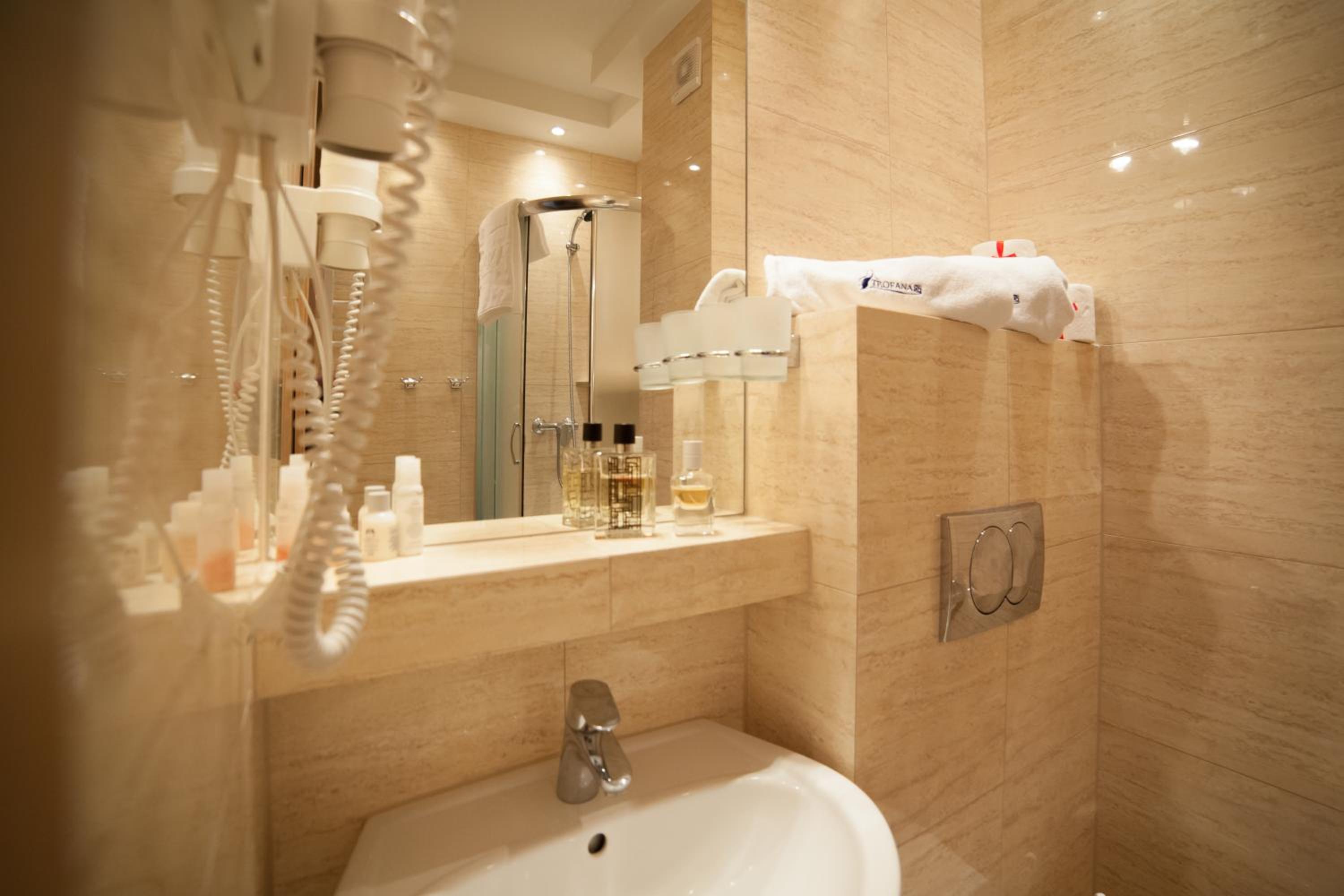 Double or Twin Room photo 2