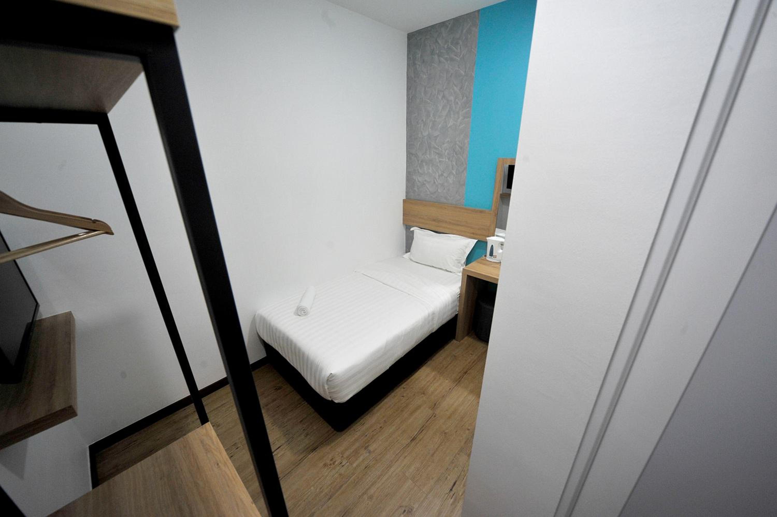 Single Room - Photo 1