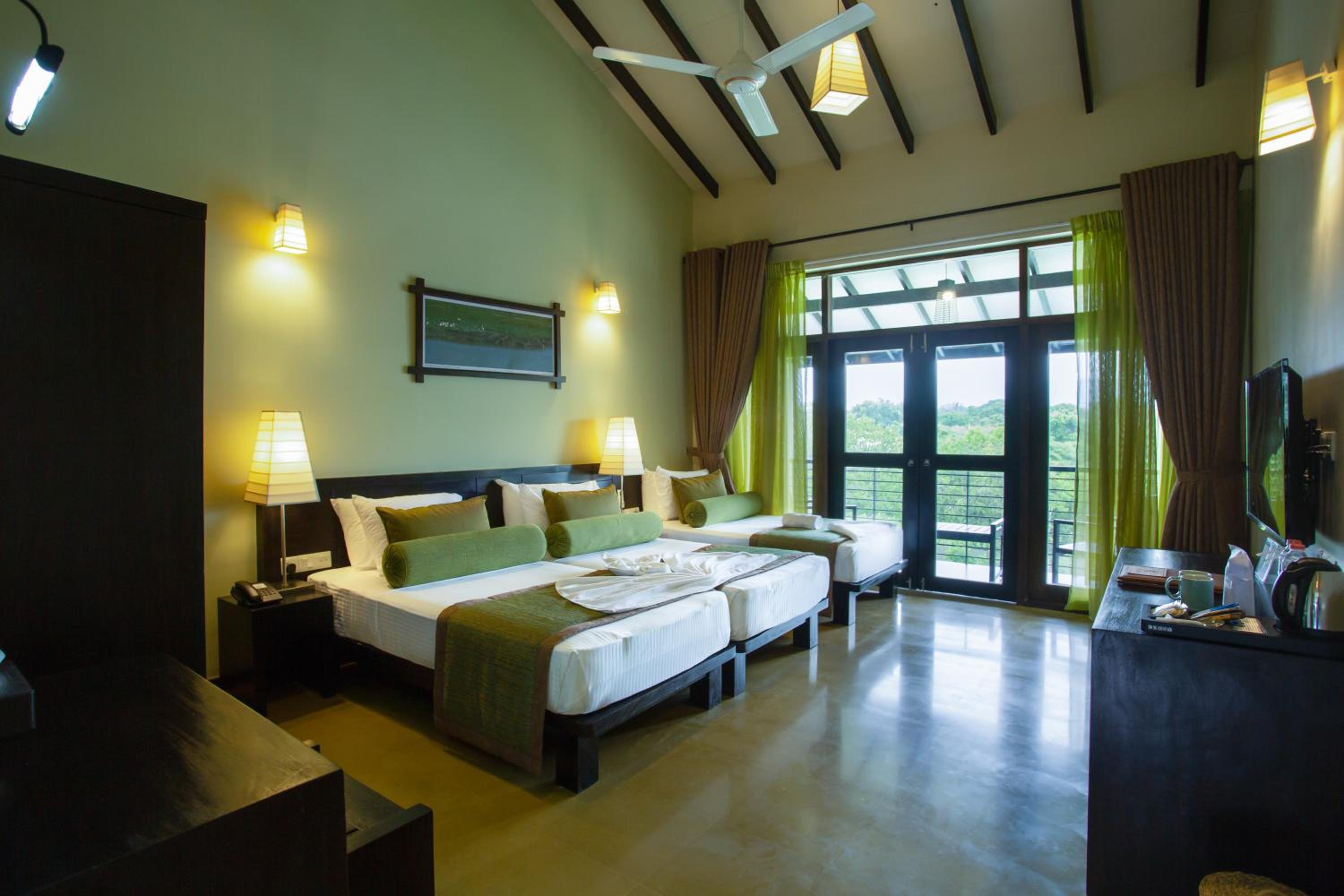 Superior Deluxe Triple Room photo 1