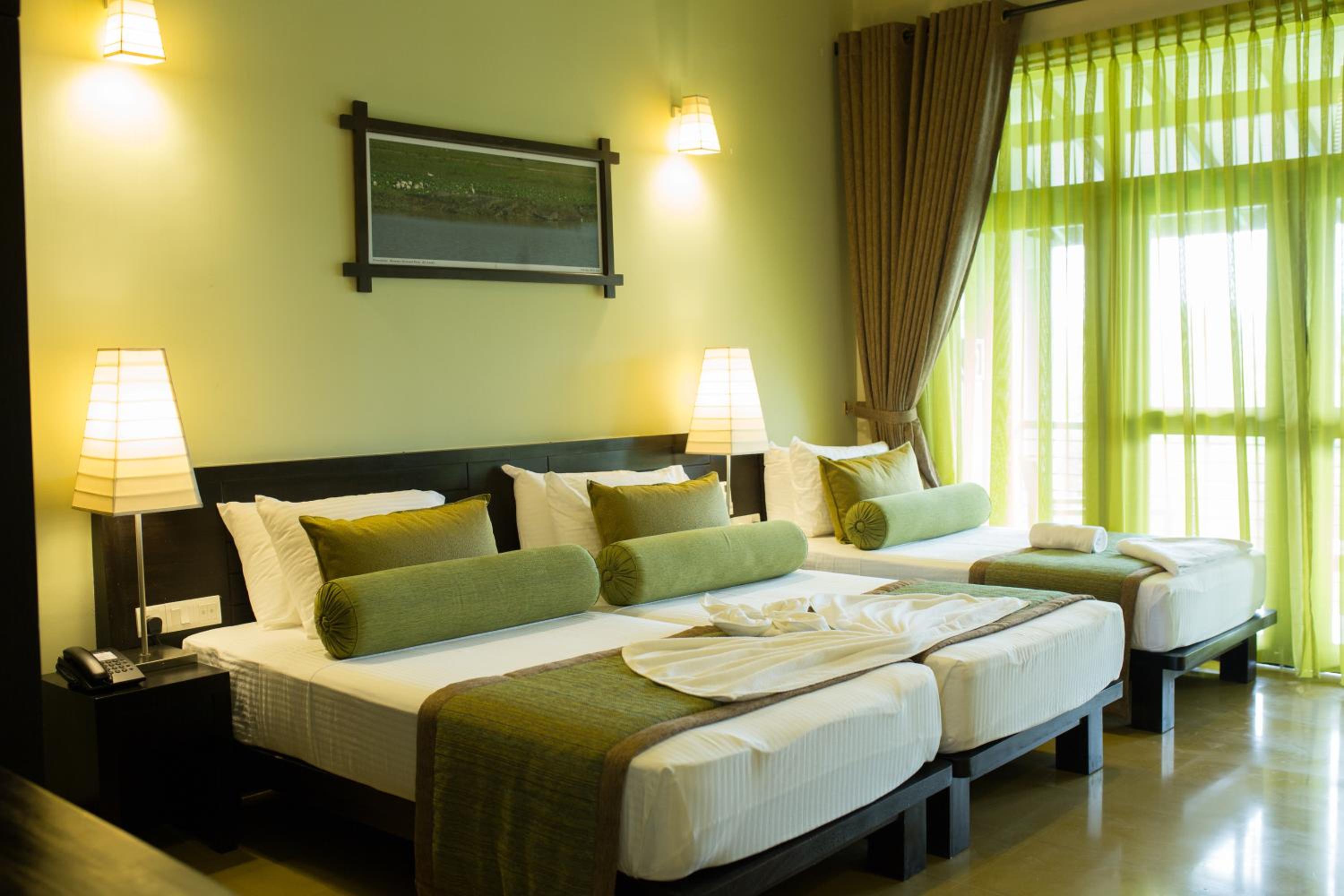 Superior Deluxe Triple Room photo 2