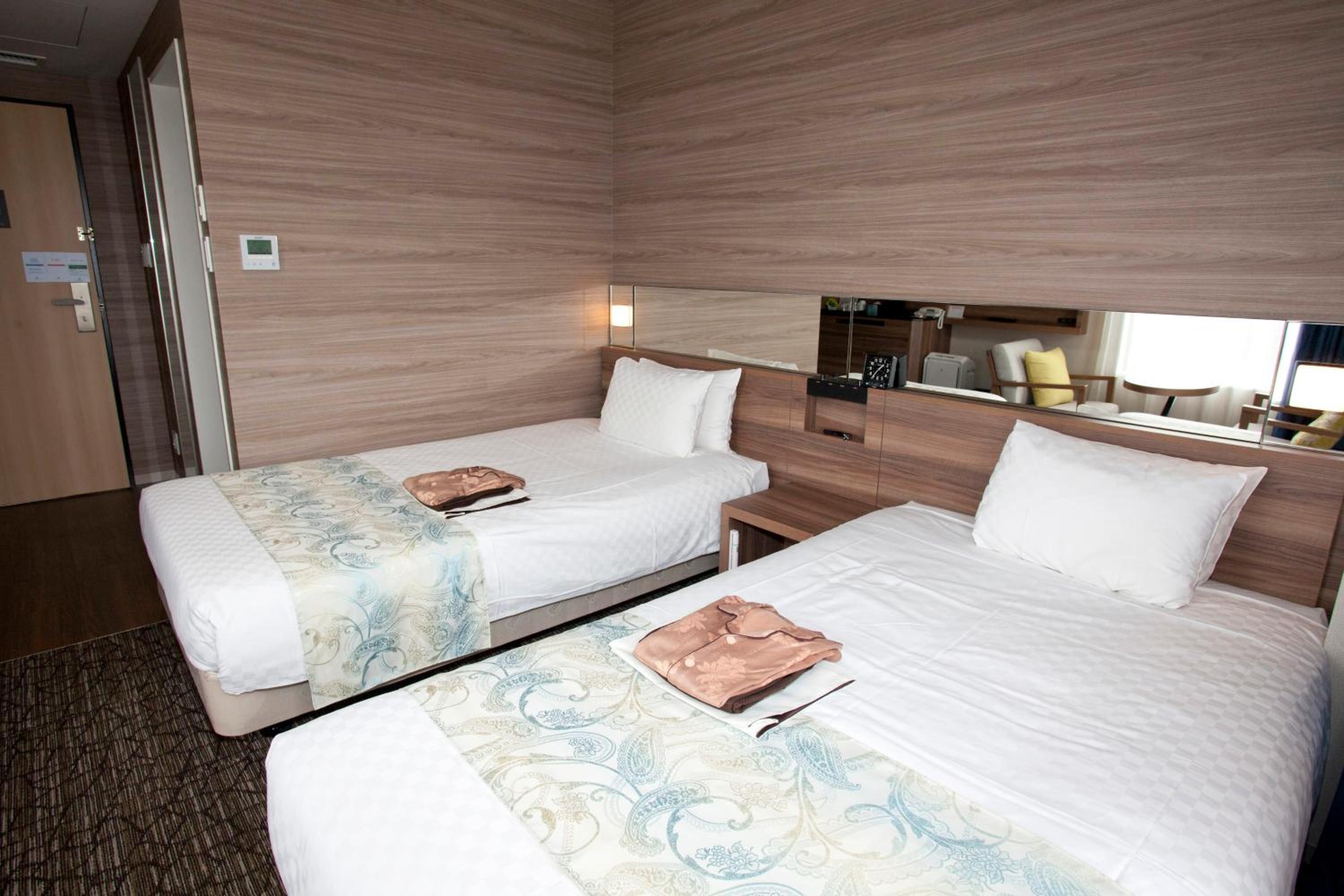 Twin Room - Non-Smoking photo 1
