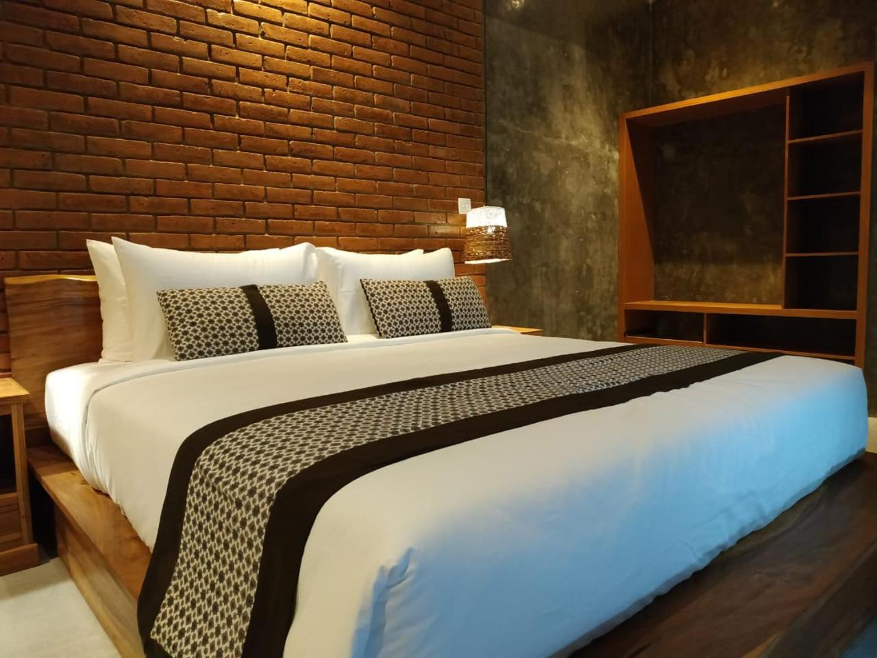 One-Bedroom Villa with Private Pool - Photo 2