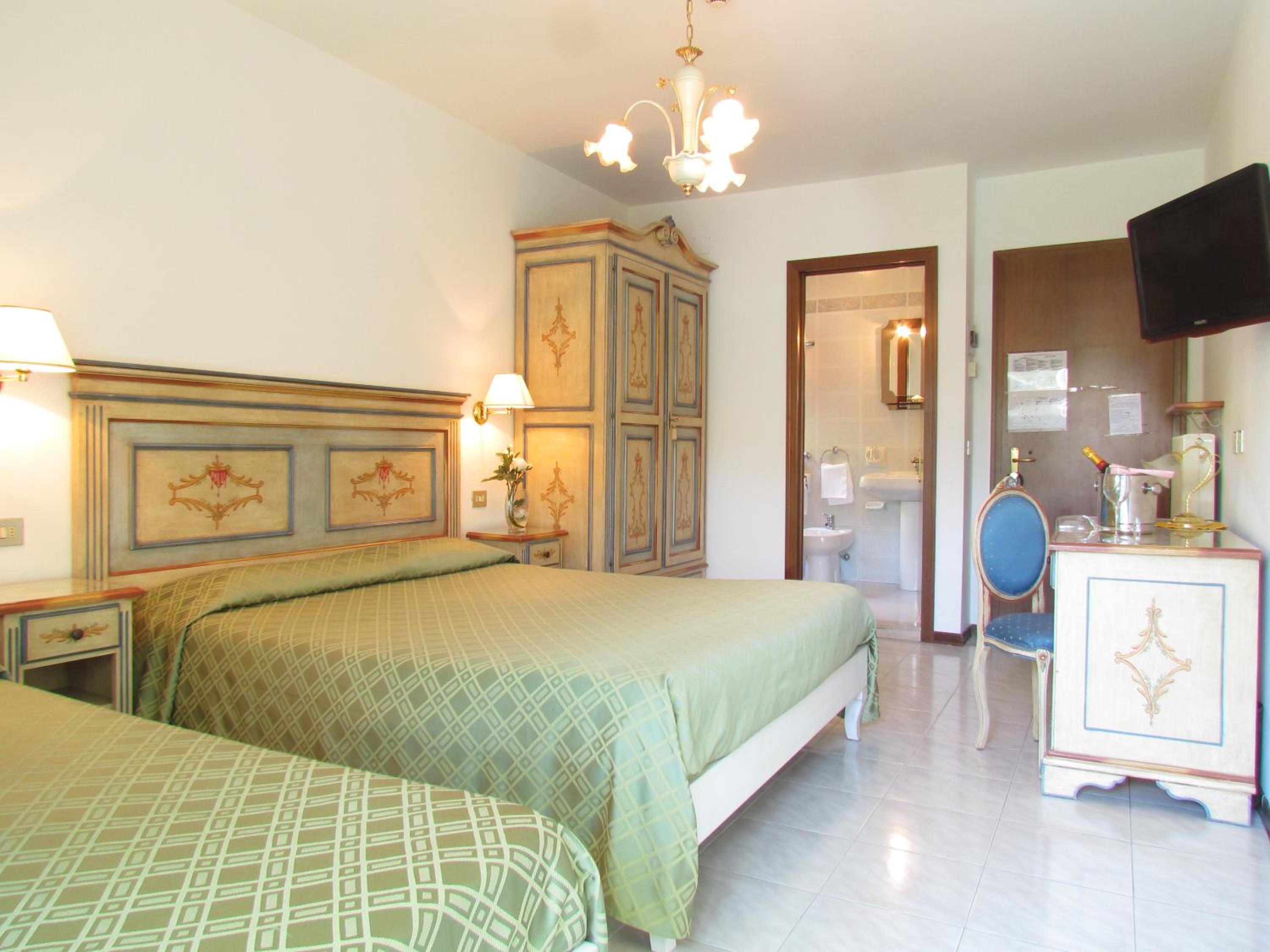 Triple Room  with Terrace - Photo 3