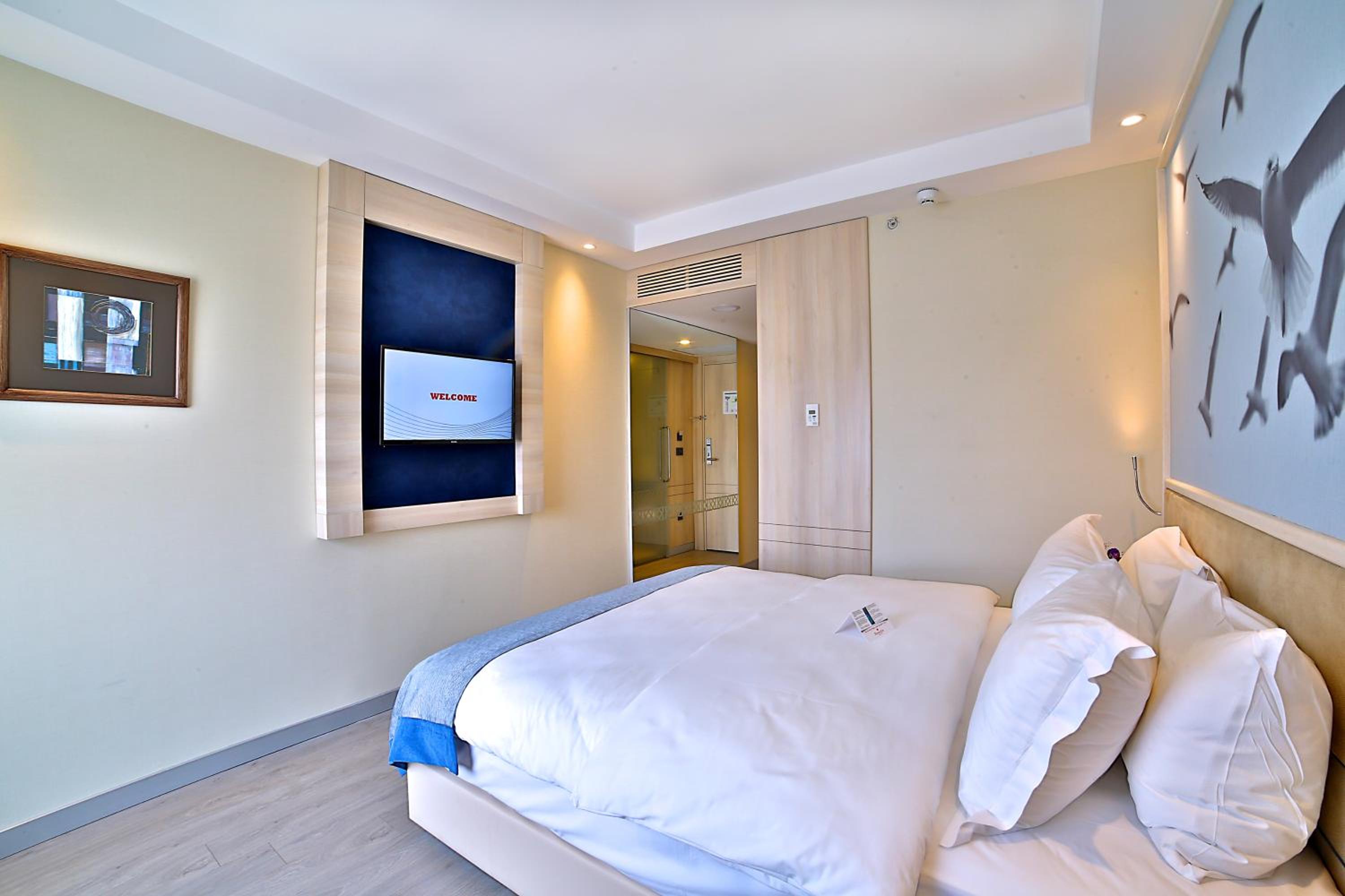 Available room