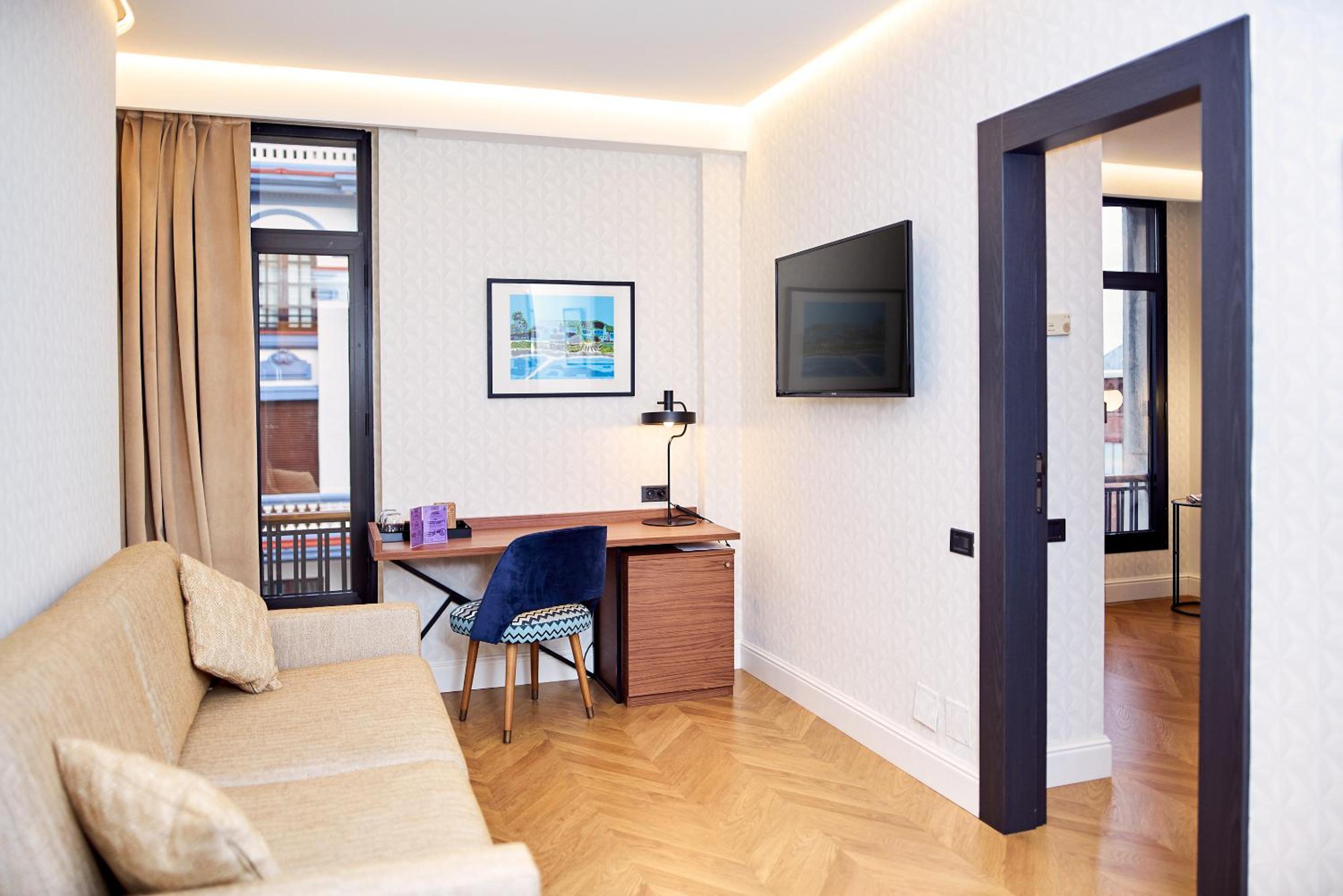 Junior Suite - Photo 1