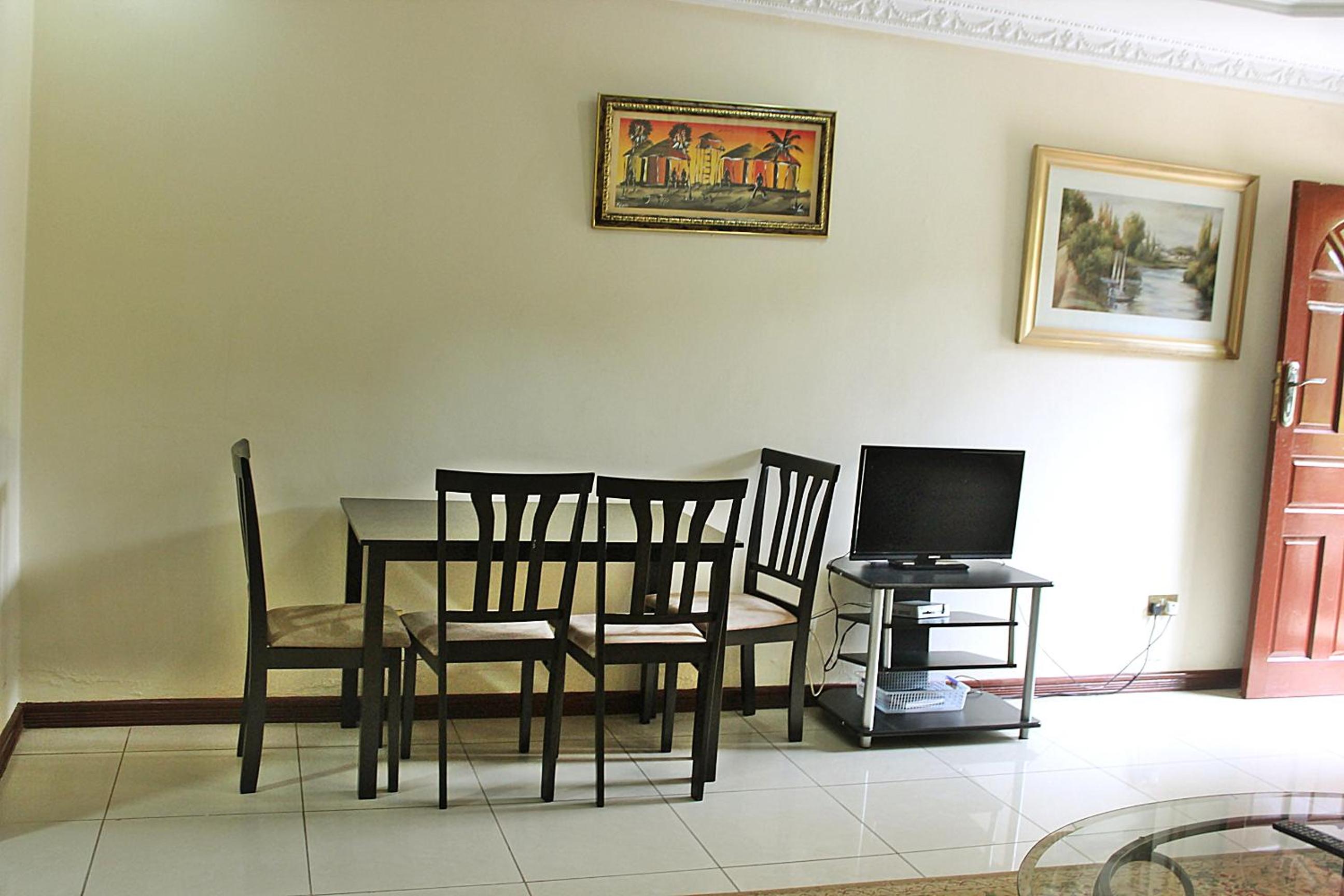 Apartment photo 2