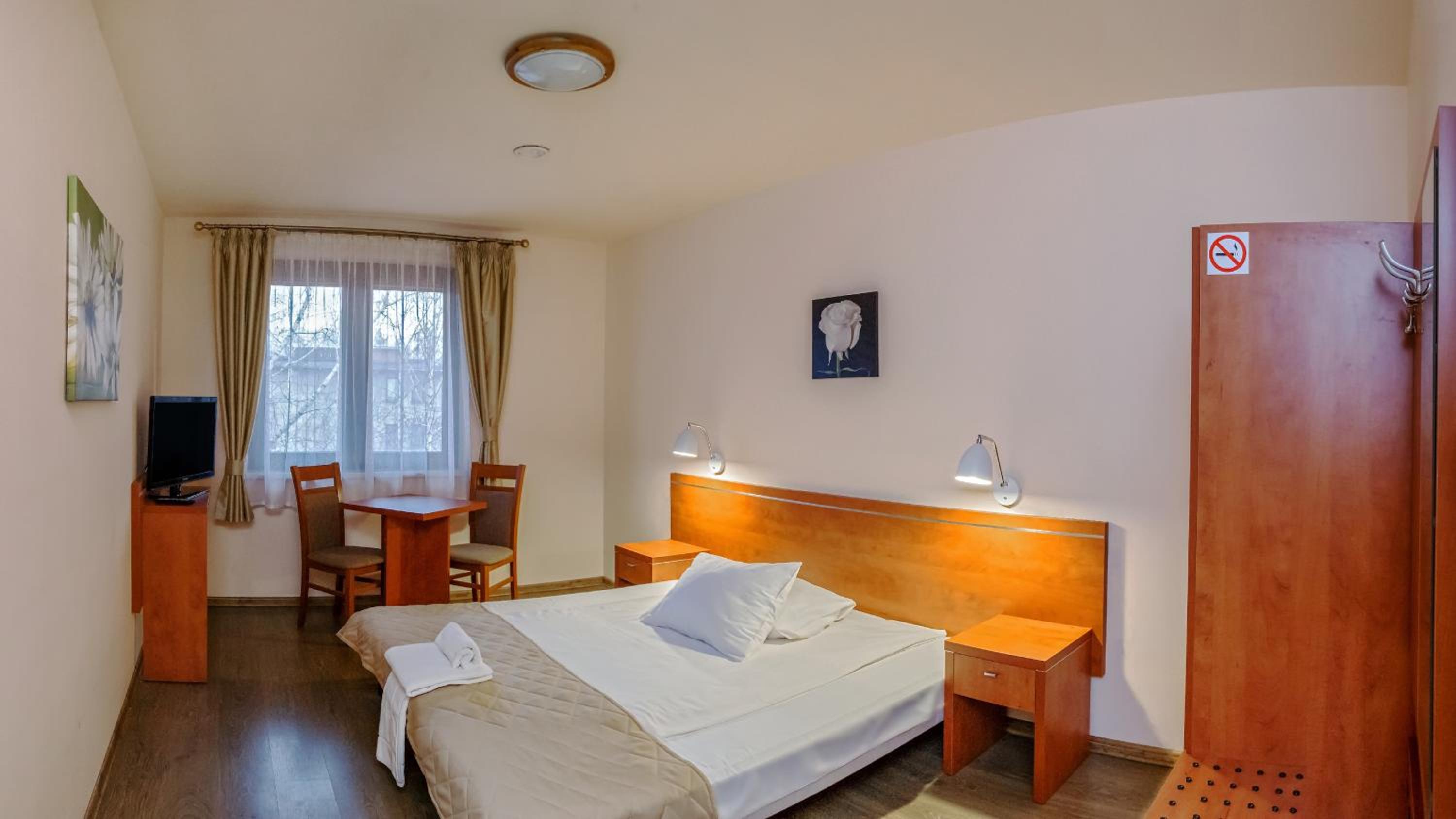 Double Room - Photo 2