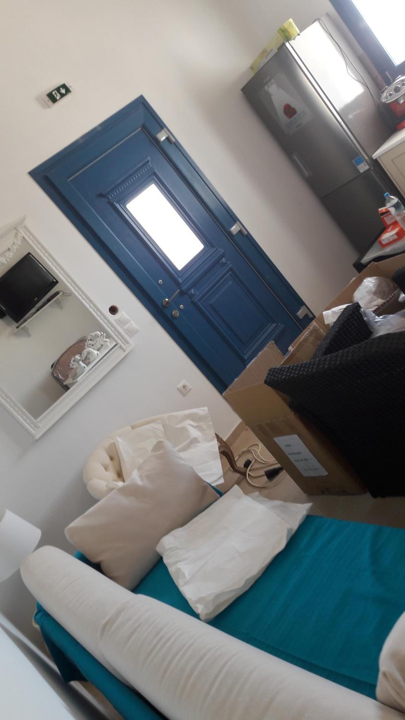 One-Bedroom Apartment - Photo 1