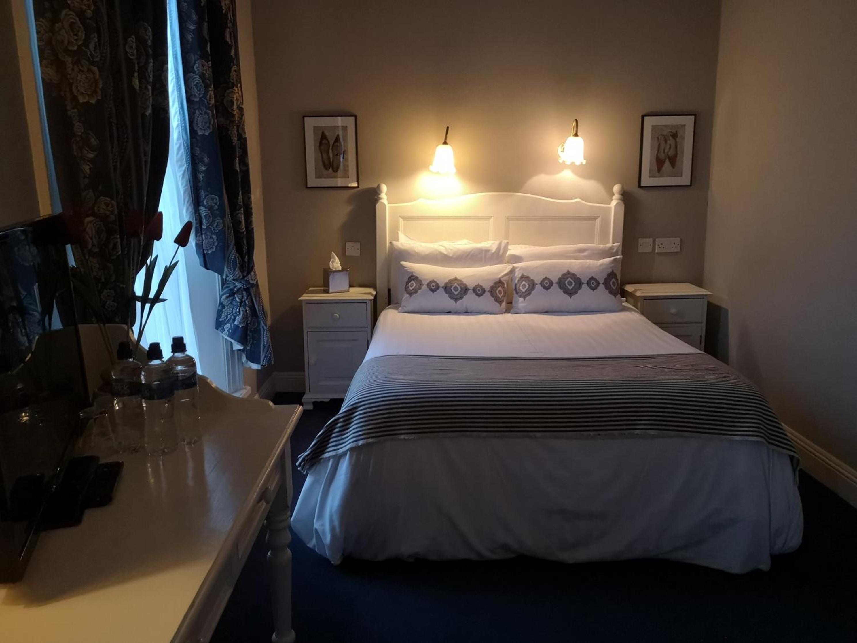 Double/Single Room photo 1