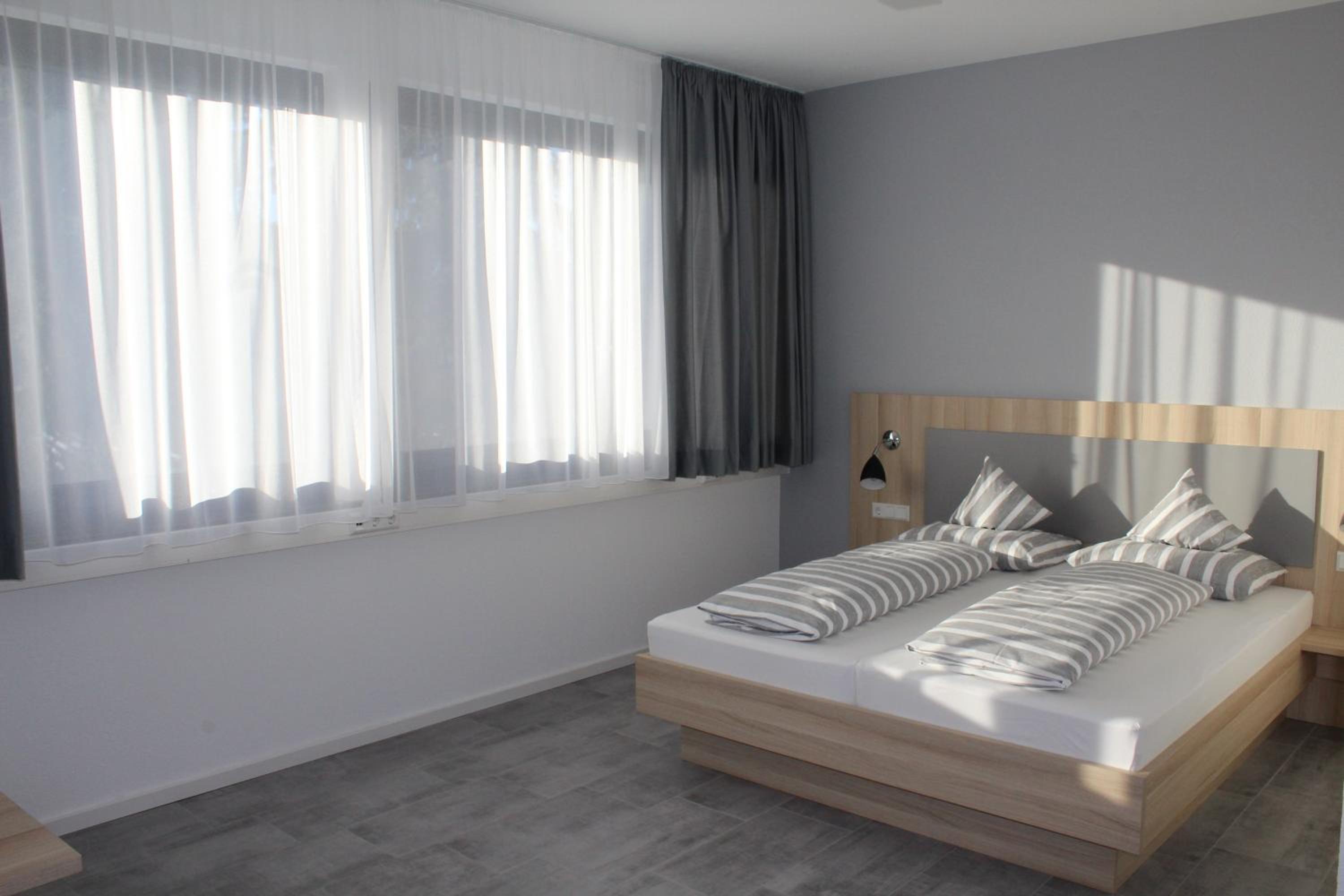 Three-Bedroom Apartment - High Floor - Photo 5