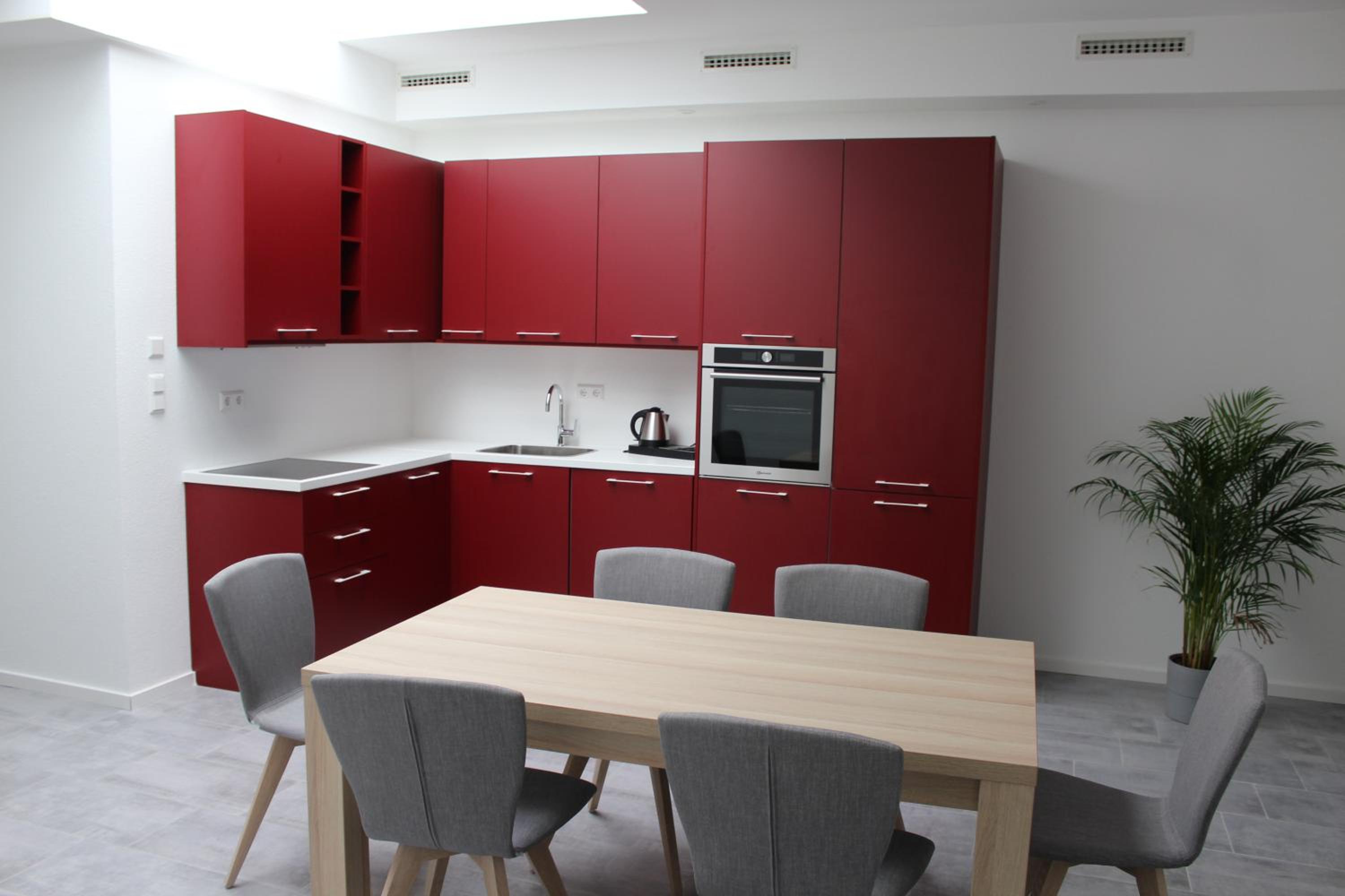 Three-Bedroom Apartment - High Floor - Photo 6
