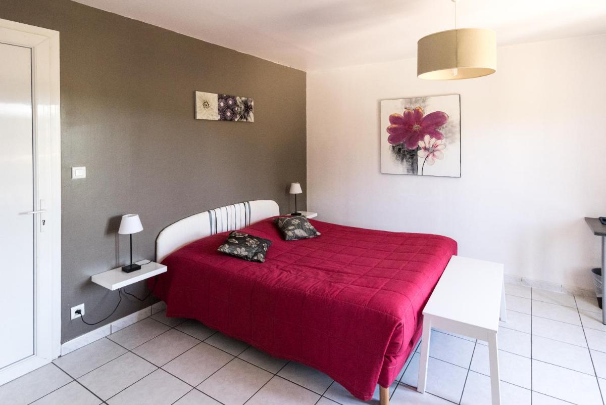 Standard Double Room with Fan - Photo 3