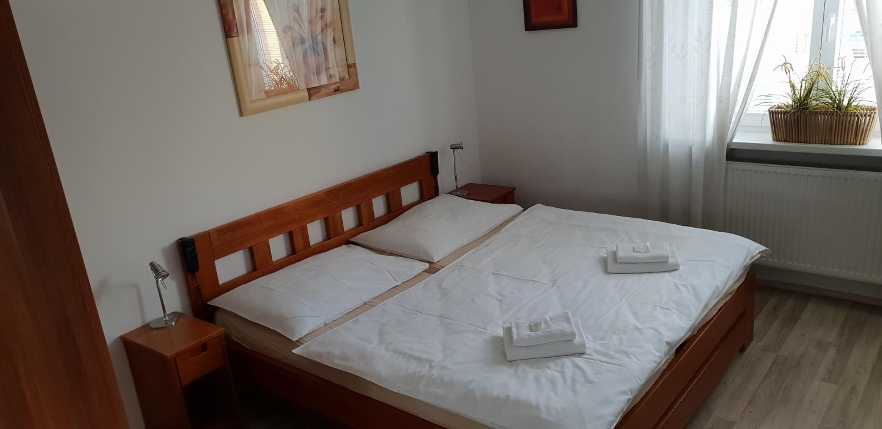 One-Bedroom Apartment - Photo 3