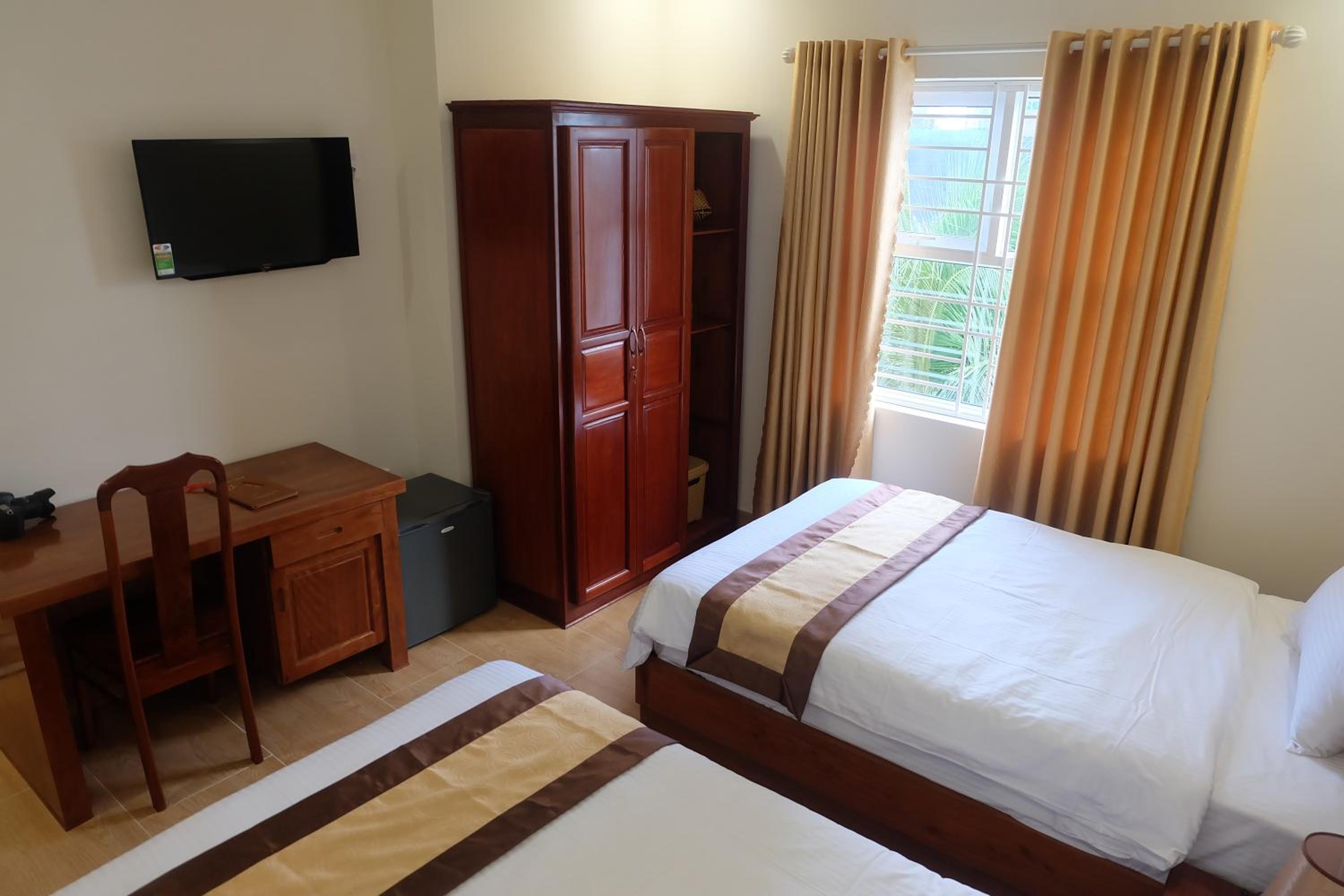 Triple Room with Bath - Photo 1