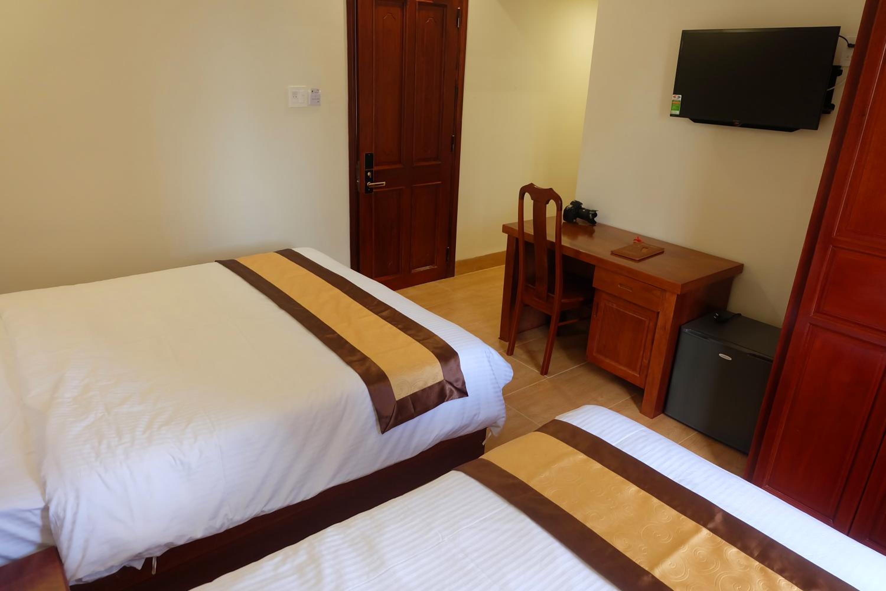 Triple Room with Private Bathroom - Photo 3