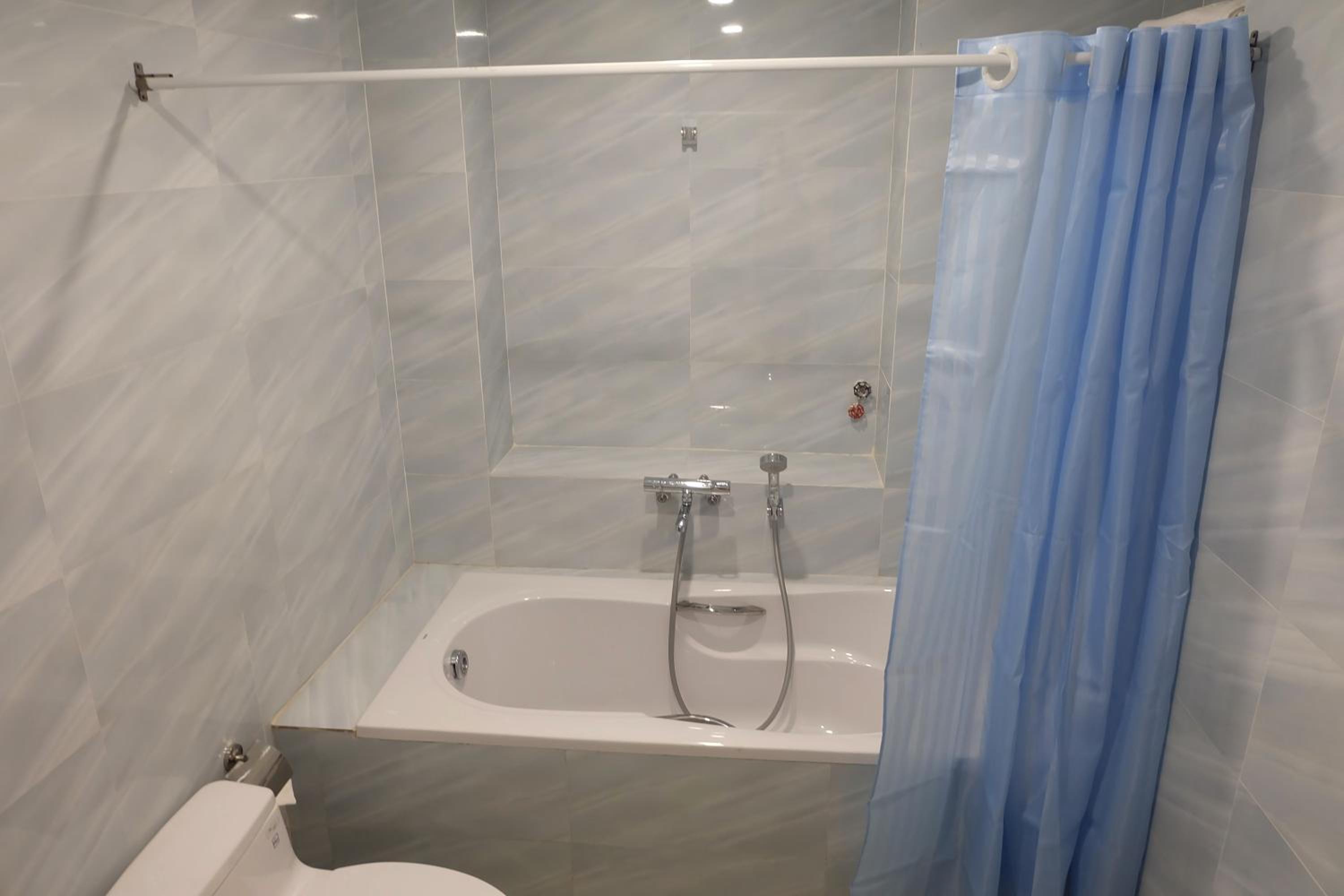 Triple Room with Bath - Photo 3