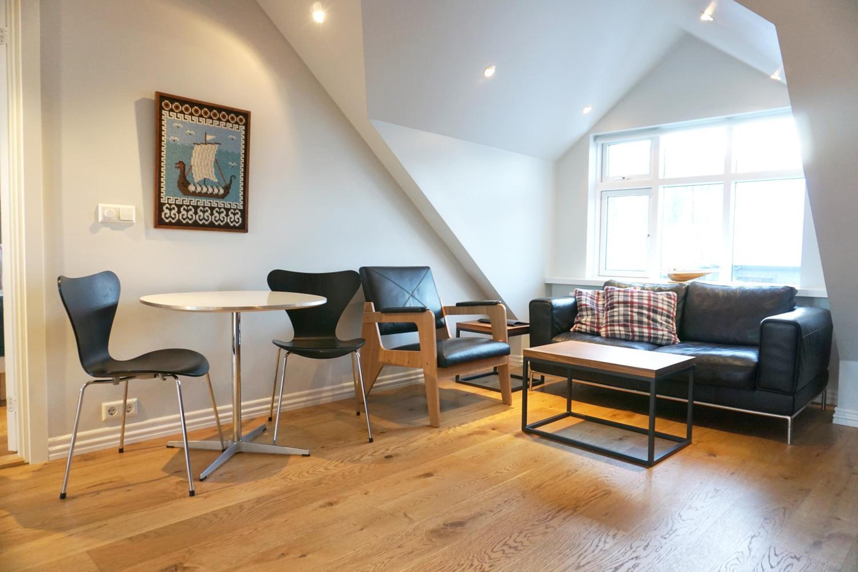 One-Bedroom Apartment with Sea View photo 1