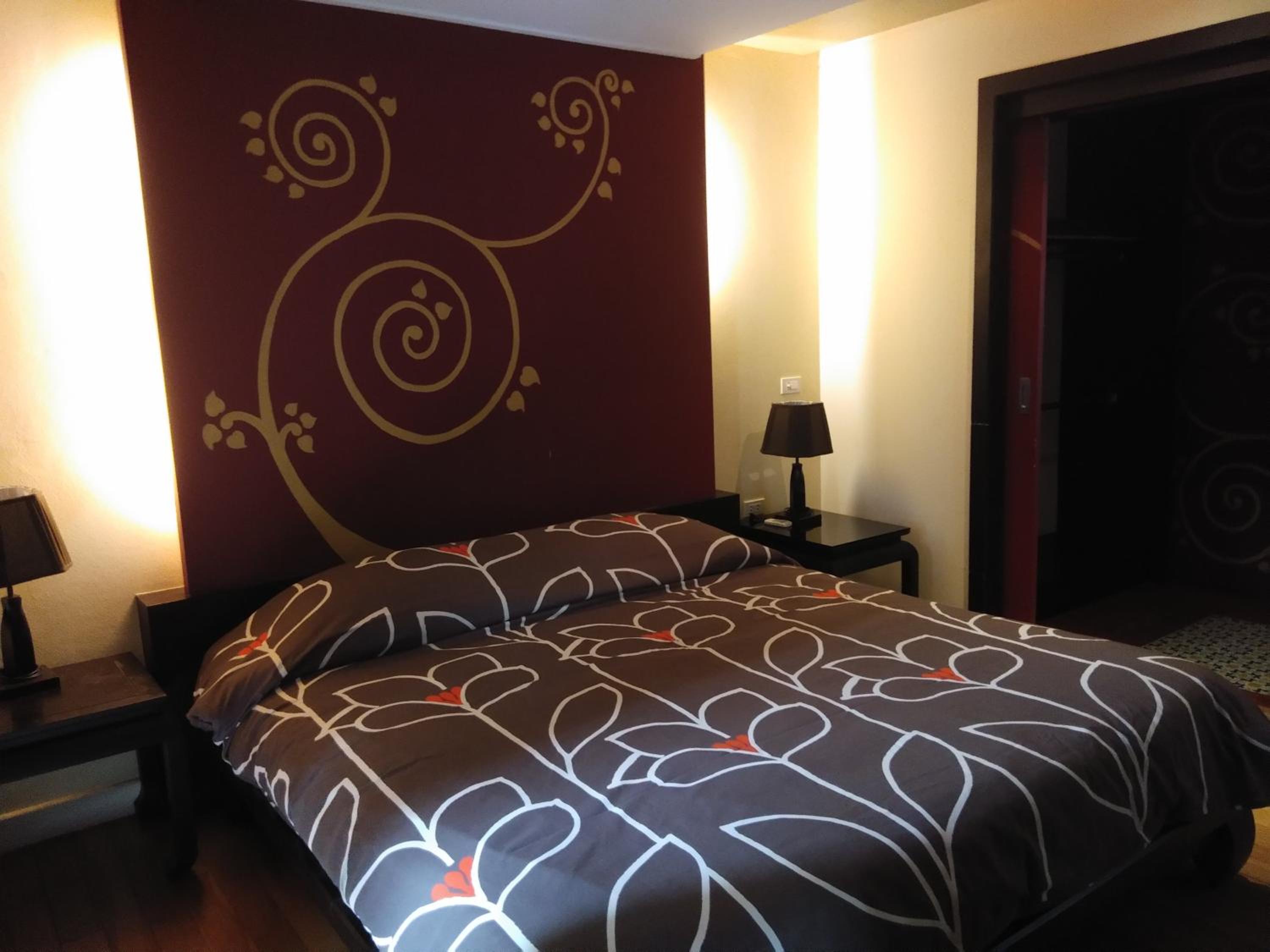 One-Bedroom Suite - Photo 5