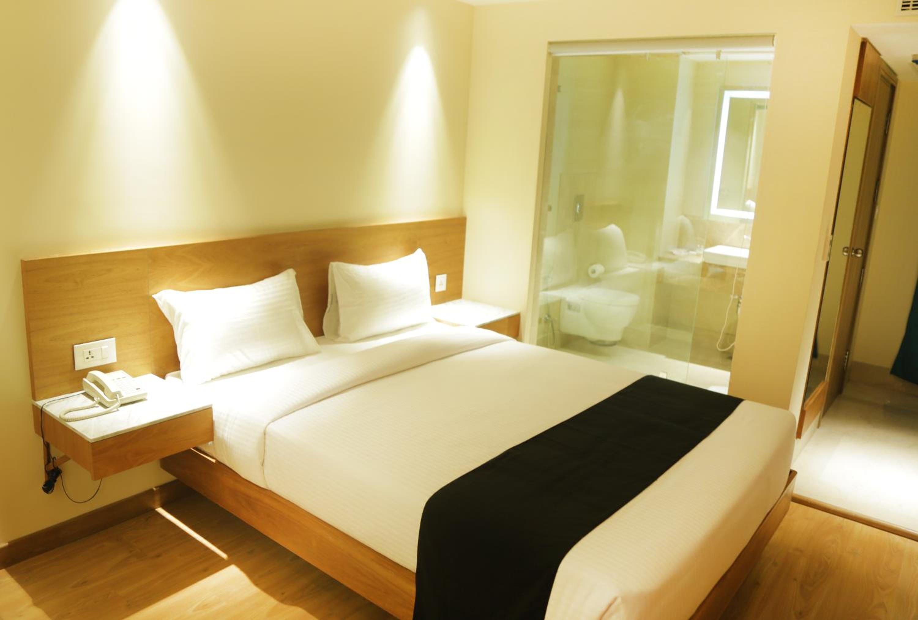Deluxe Double or Twin Room - Photo 6
