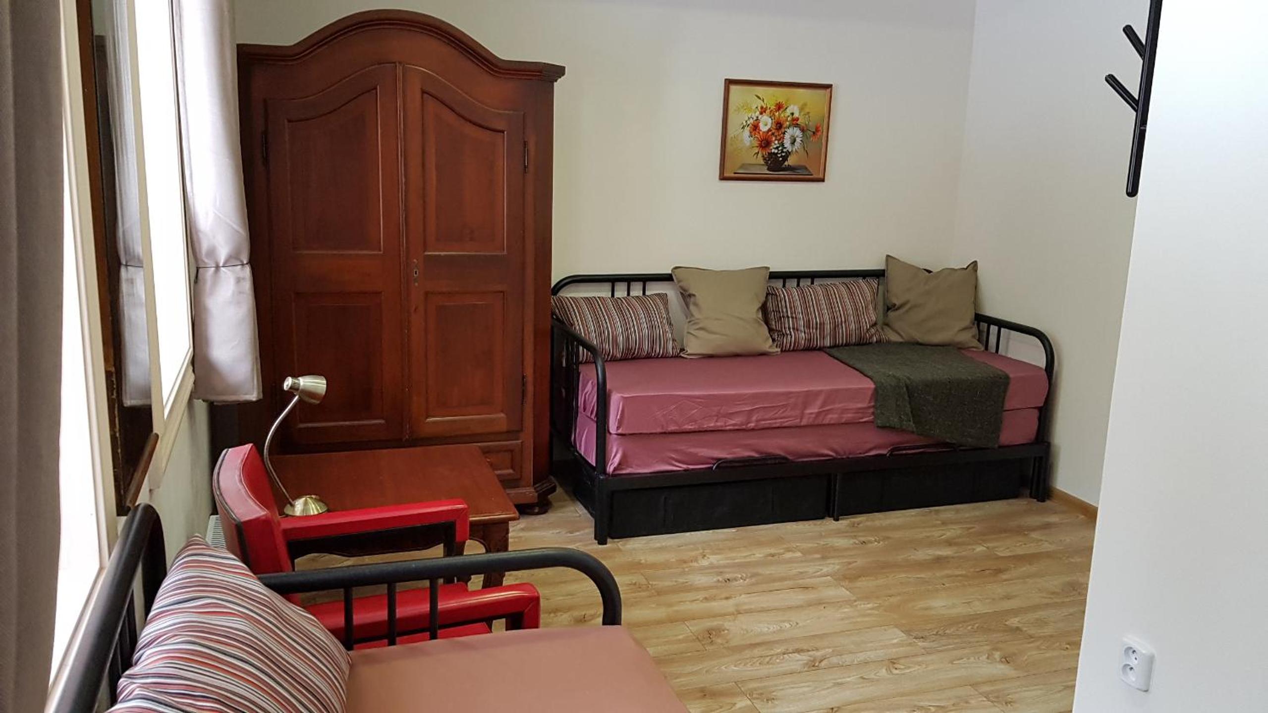 Family Room with Private Bathroom photo 1