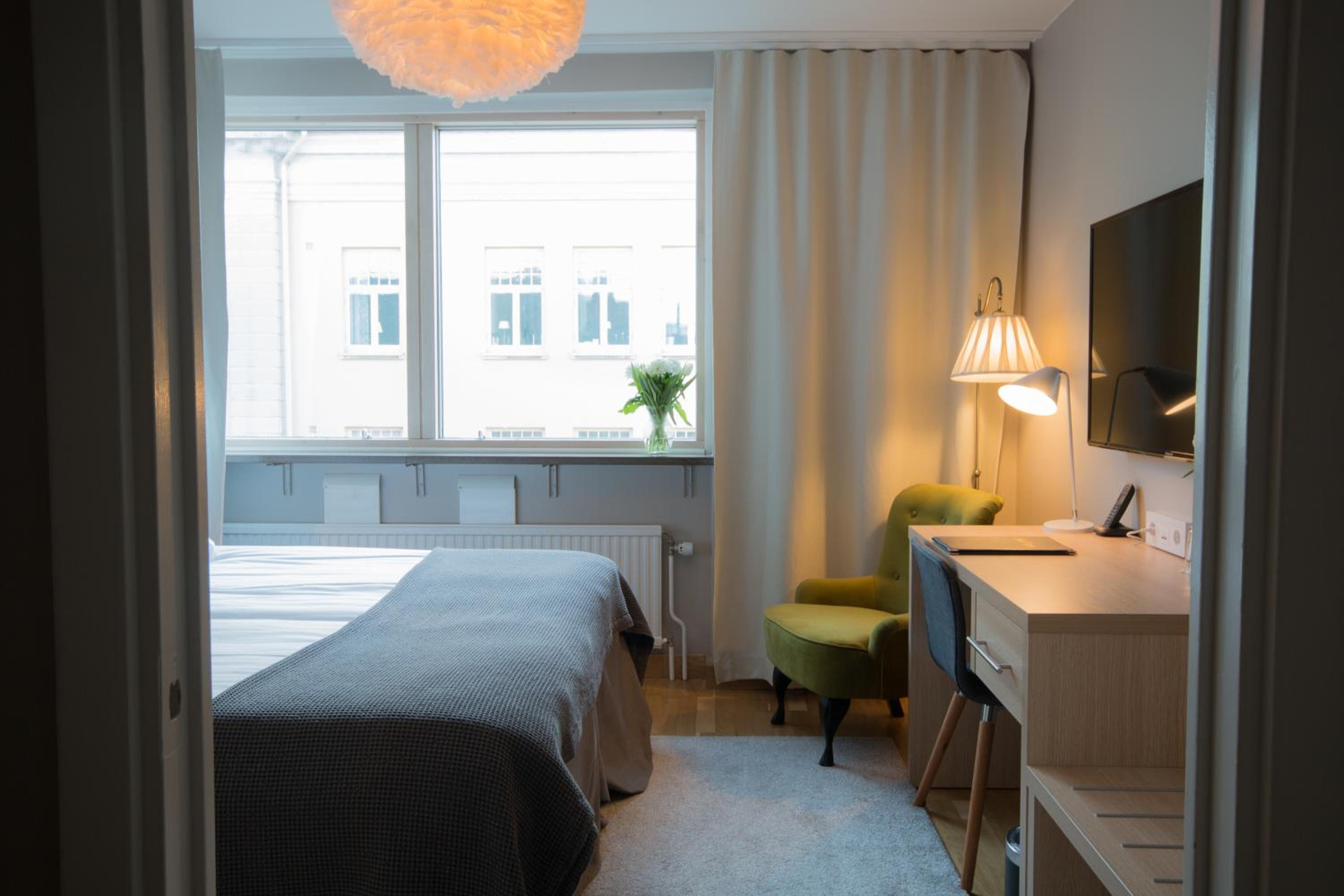 Standard Twin Room - Photo 7