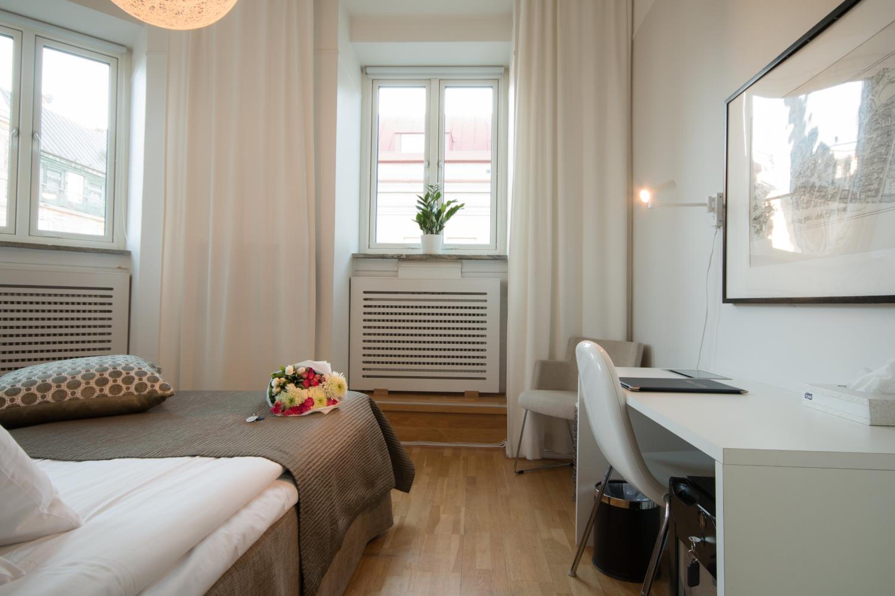 Standard Twin Room - Photo 11