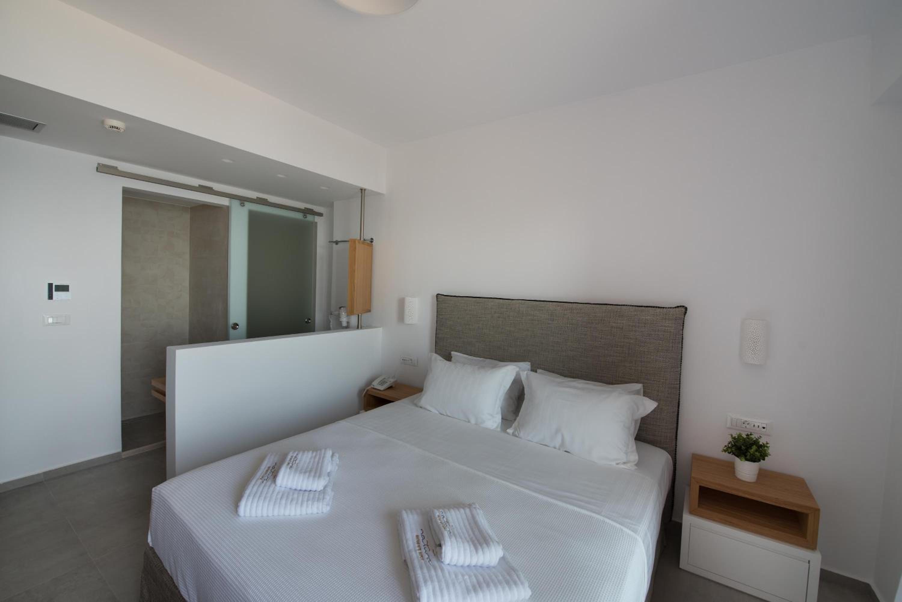 Premium Double Room with Sea View photo 3