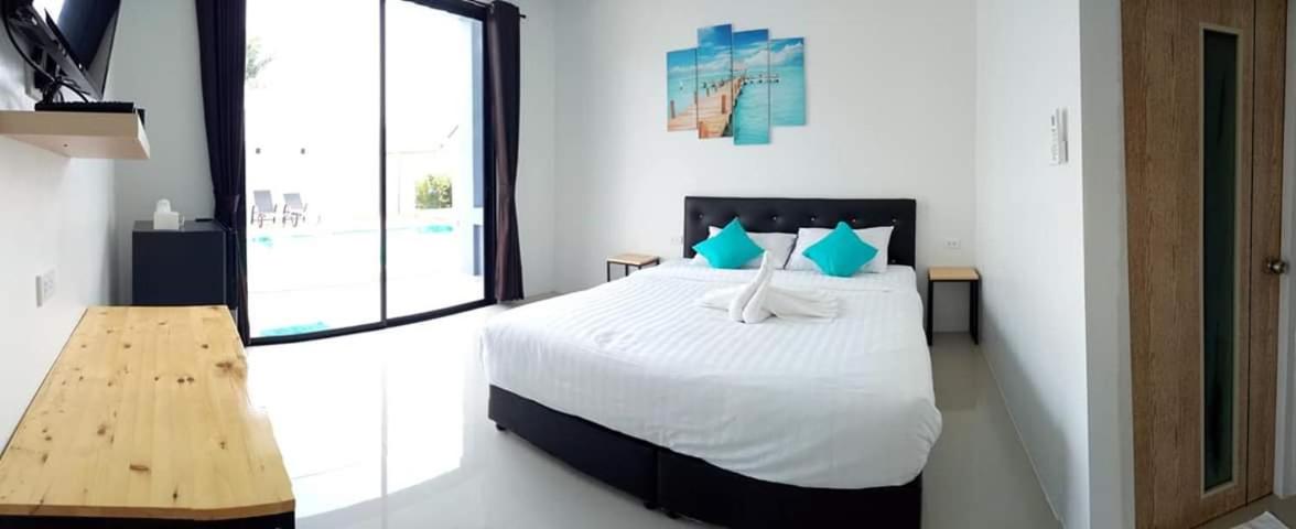 King Room with Pool View