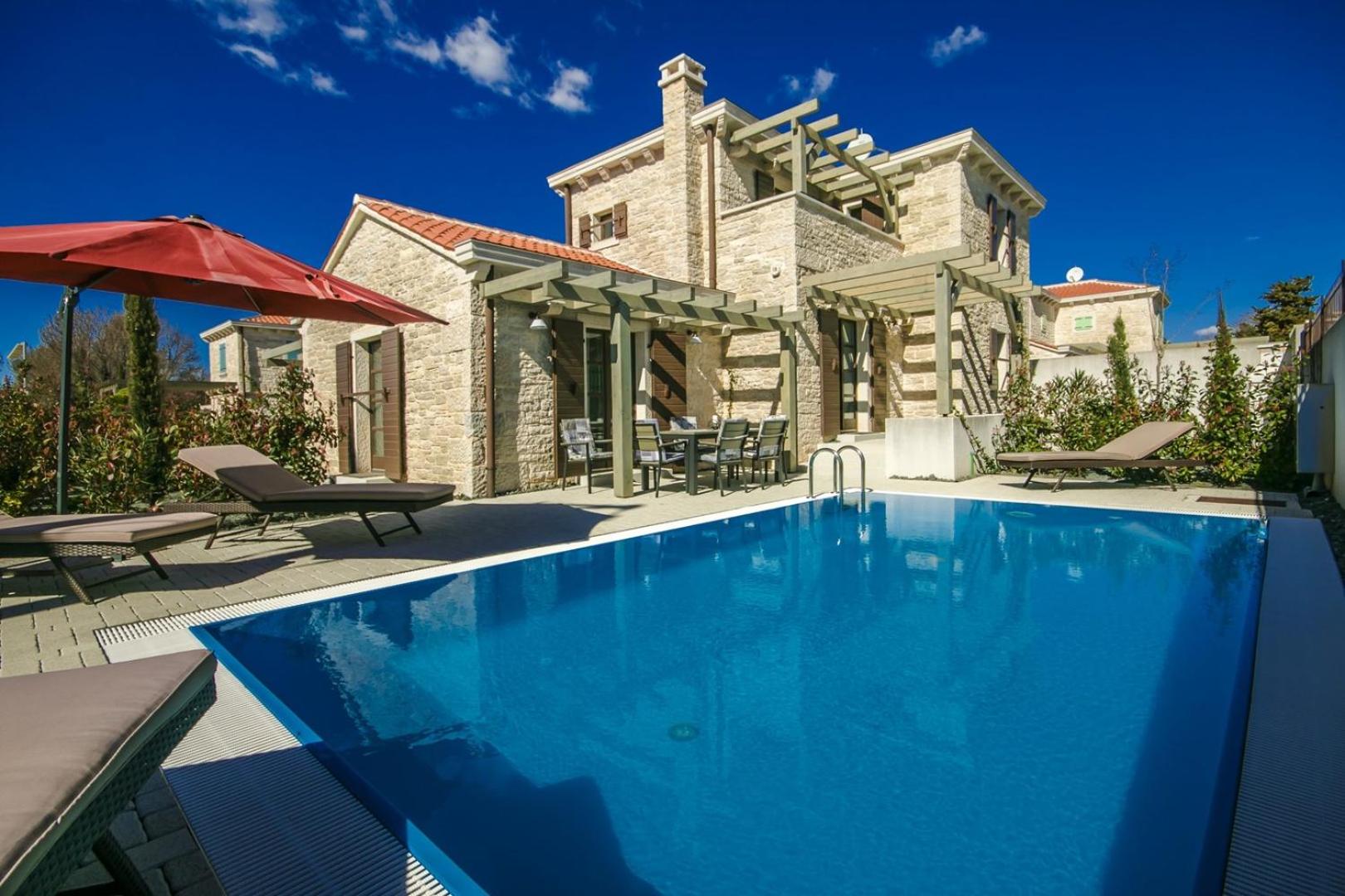 Villa with Private Pool photo 3