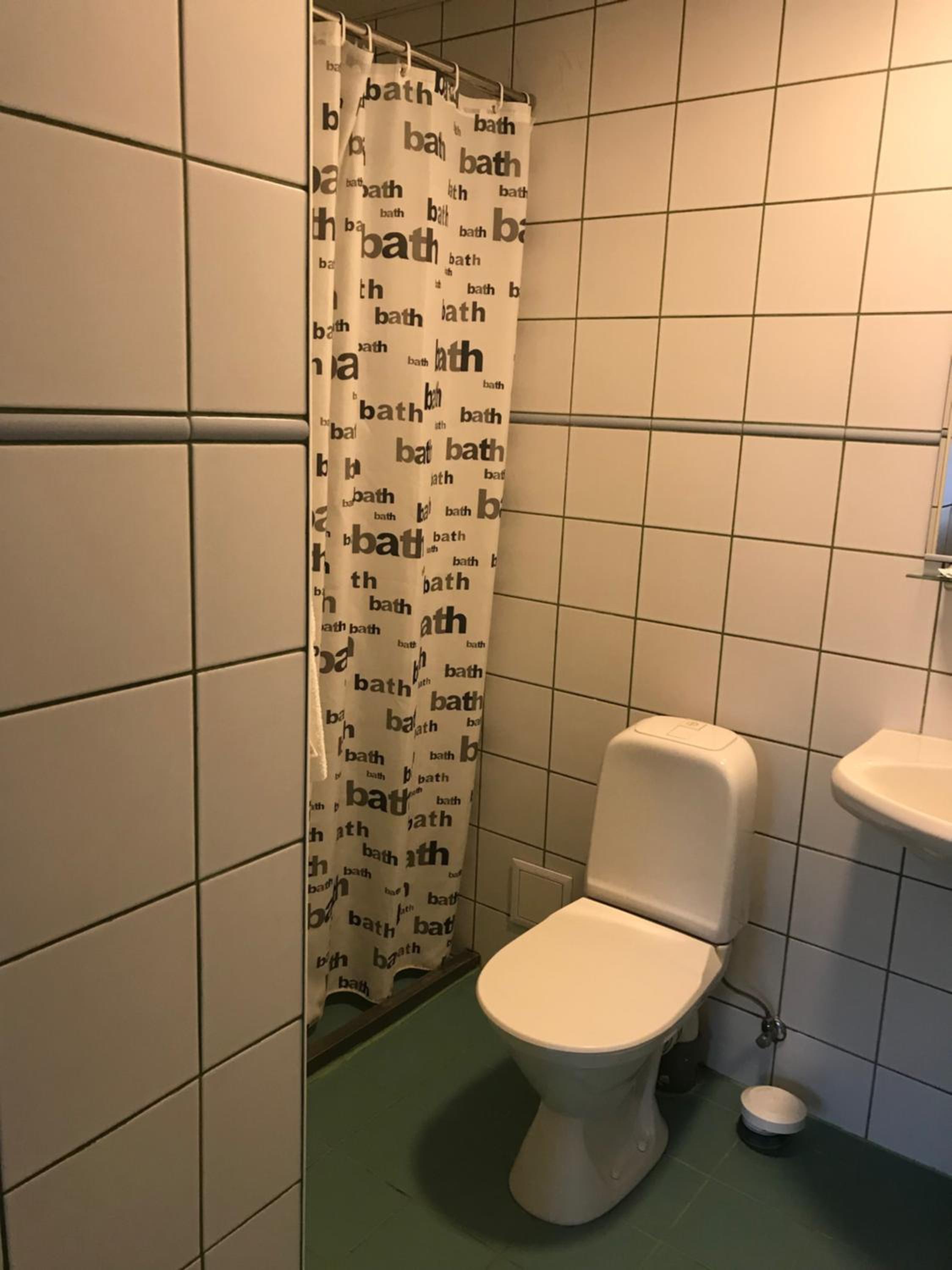 Family Room with Shower - Photo 4