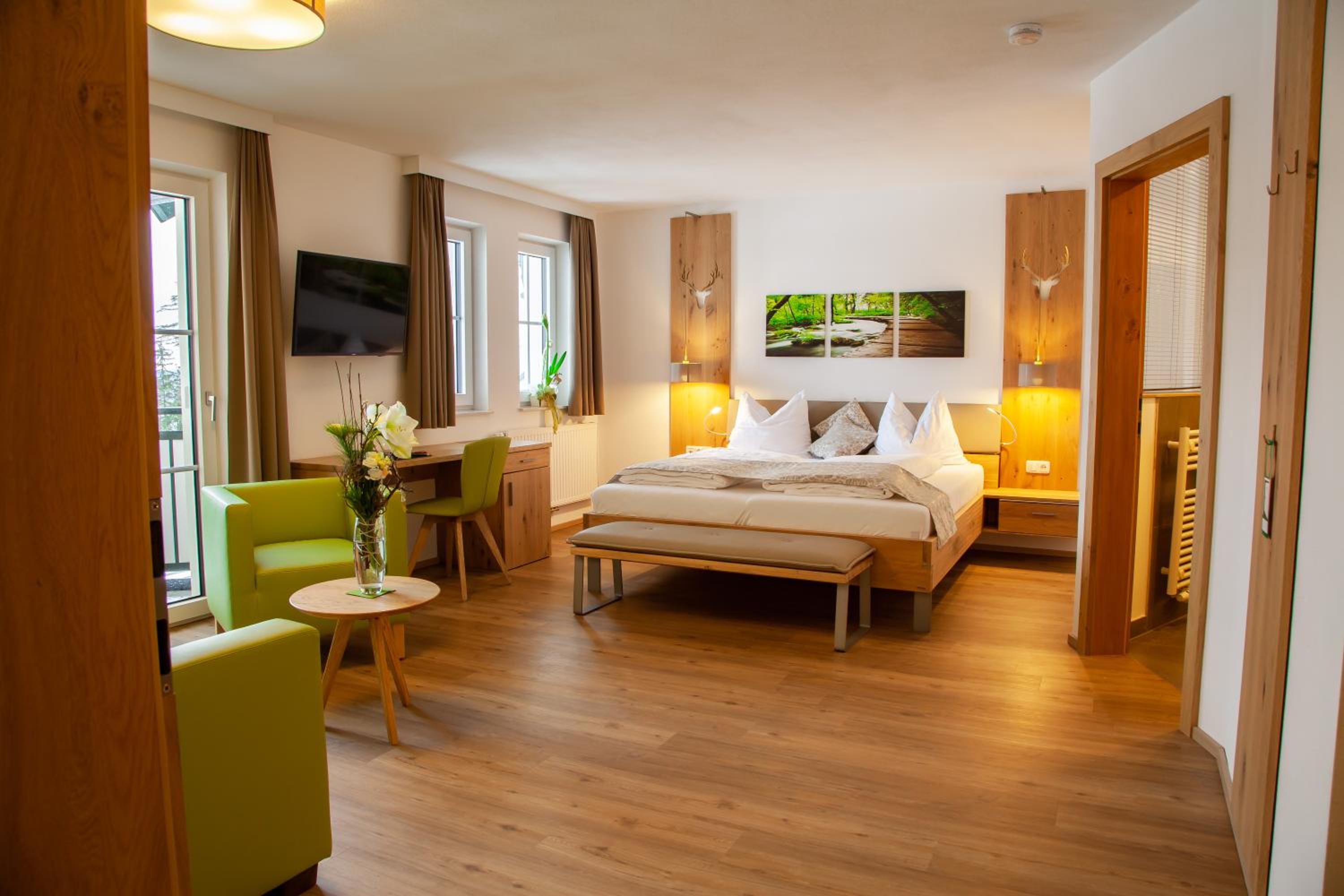 Deluxe Double Room with Balcony photo 1