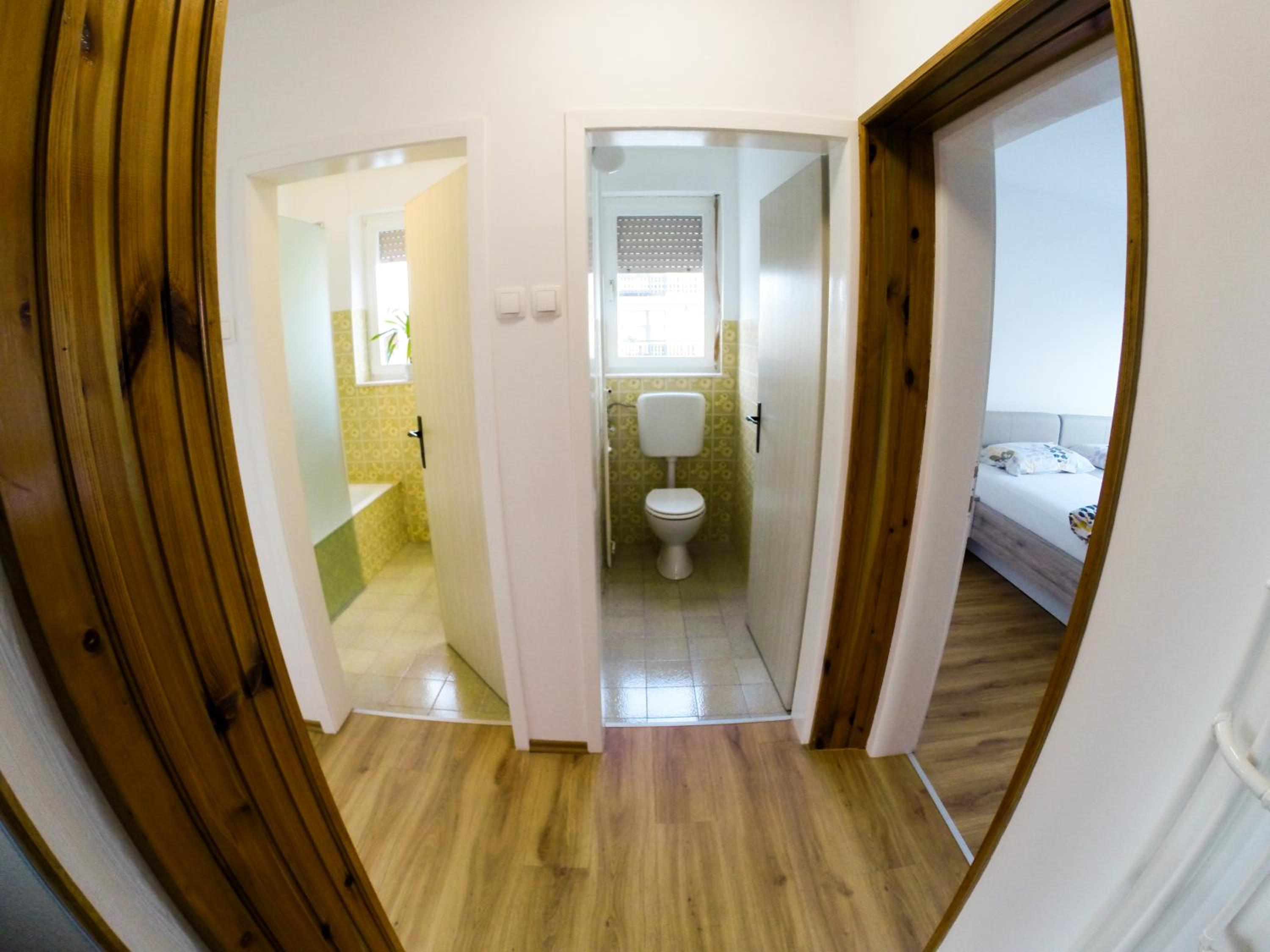 Apartment with Terrace and Balcony - Ground Floor - Photo 5