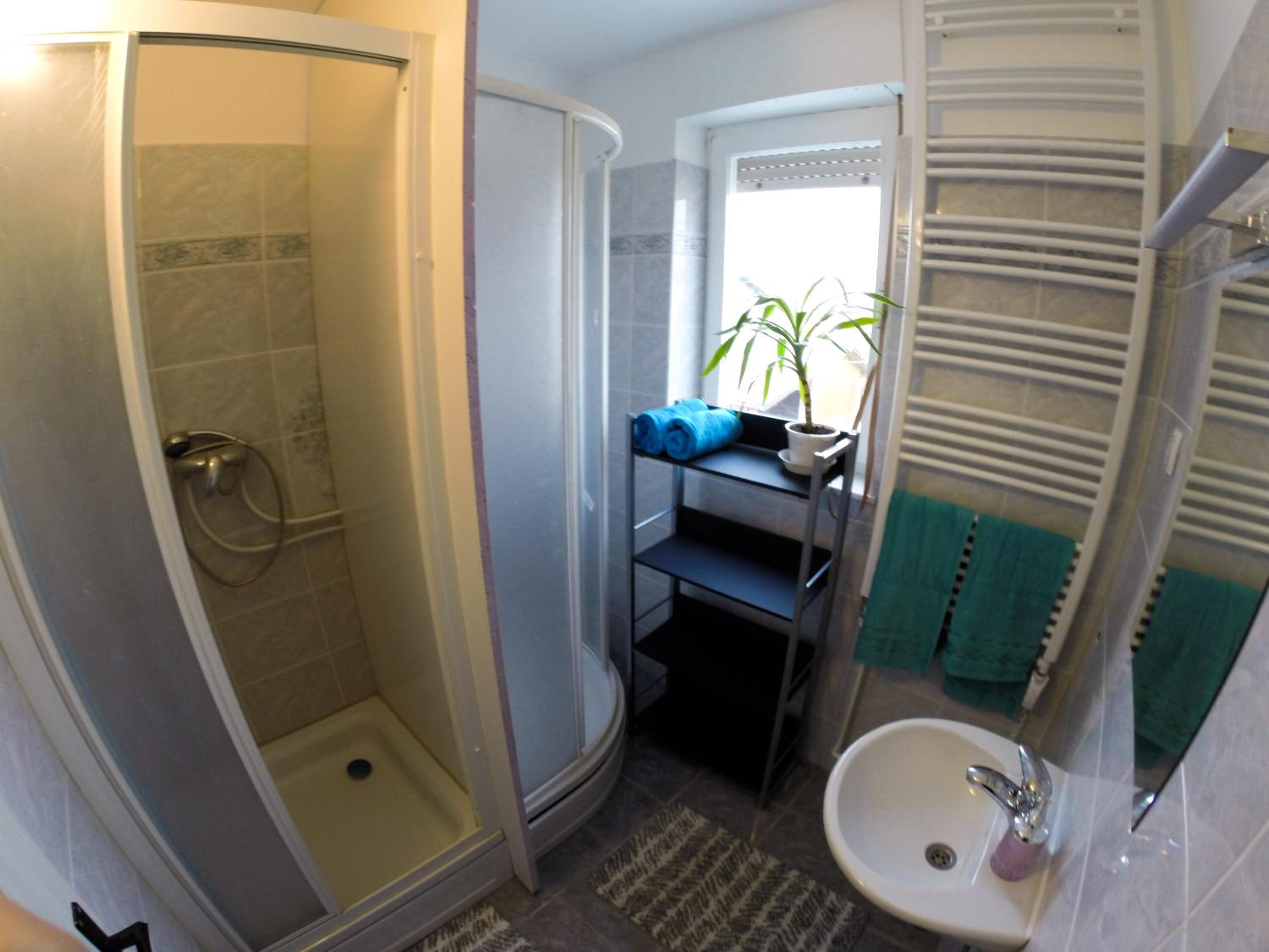 Apartment with Balcony - First Floor - Photo 7