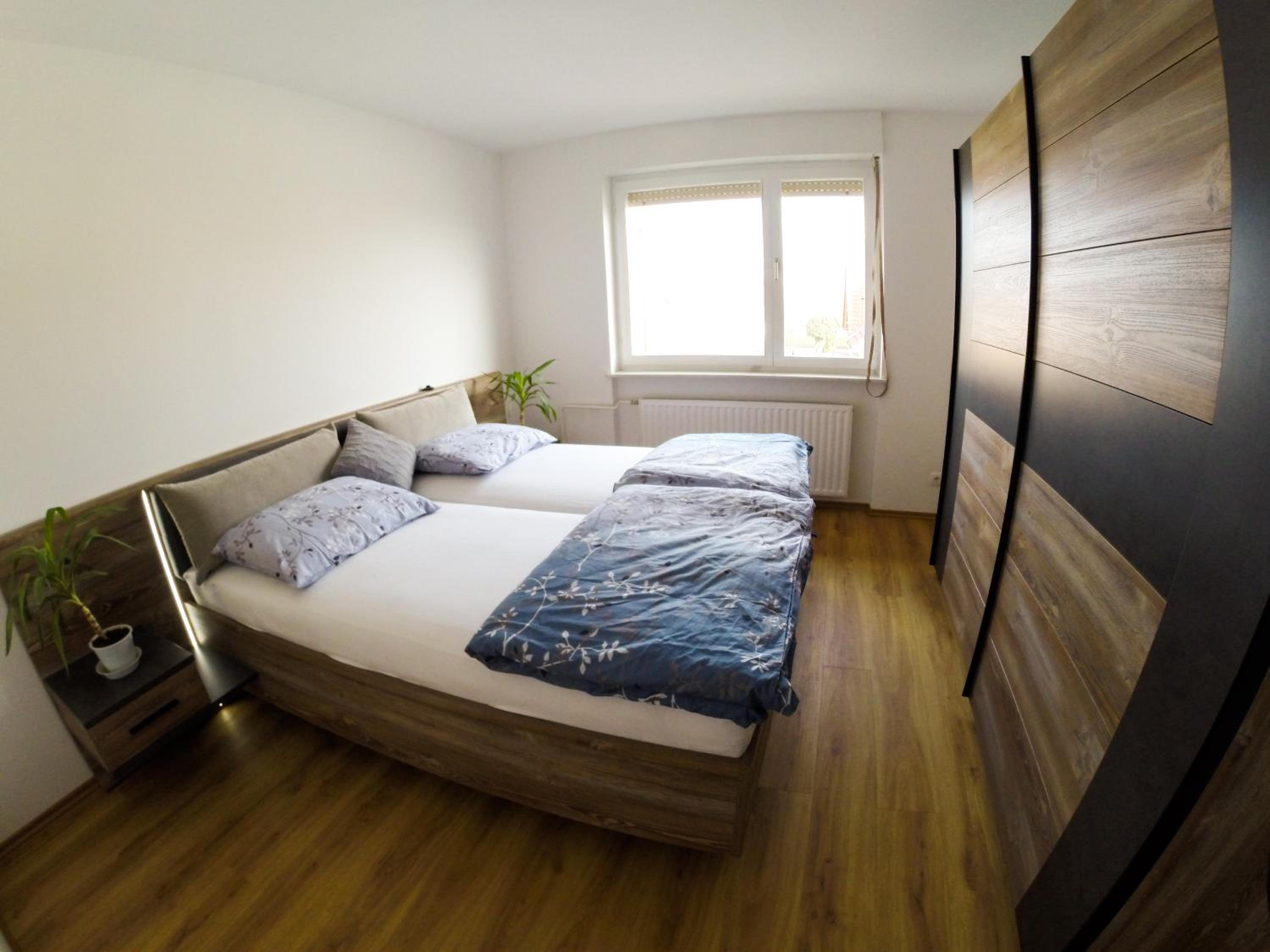 Apartment with Balcony - First Floor - Photo 2
