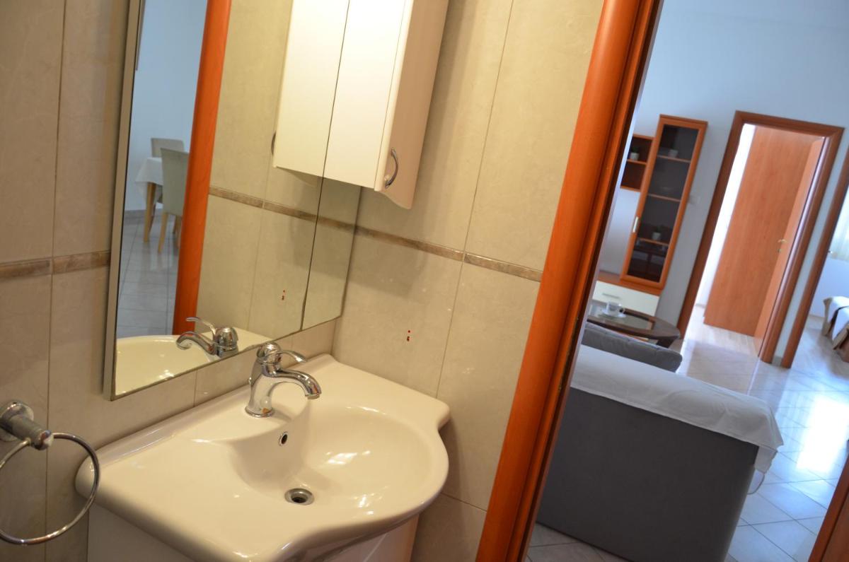 Three-Bedroom Apartment with Balcony and Sea View No.8 photo 2