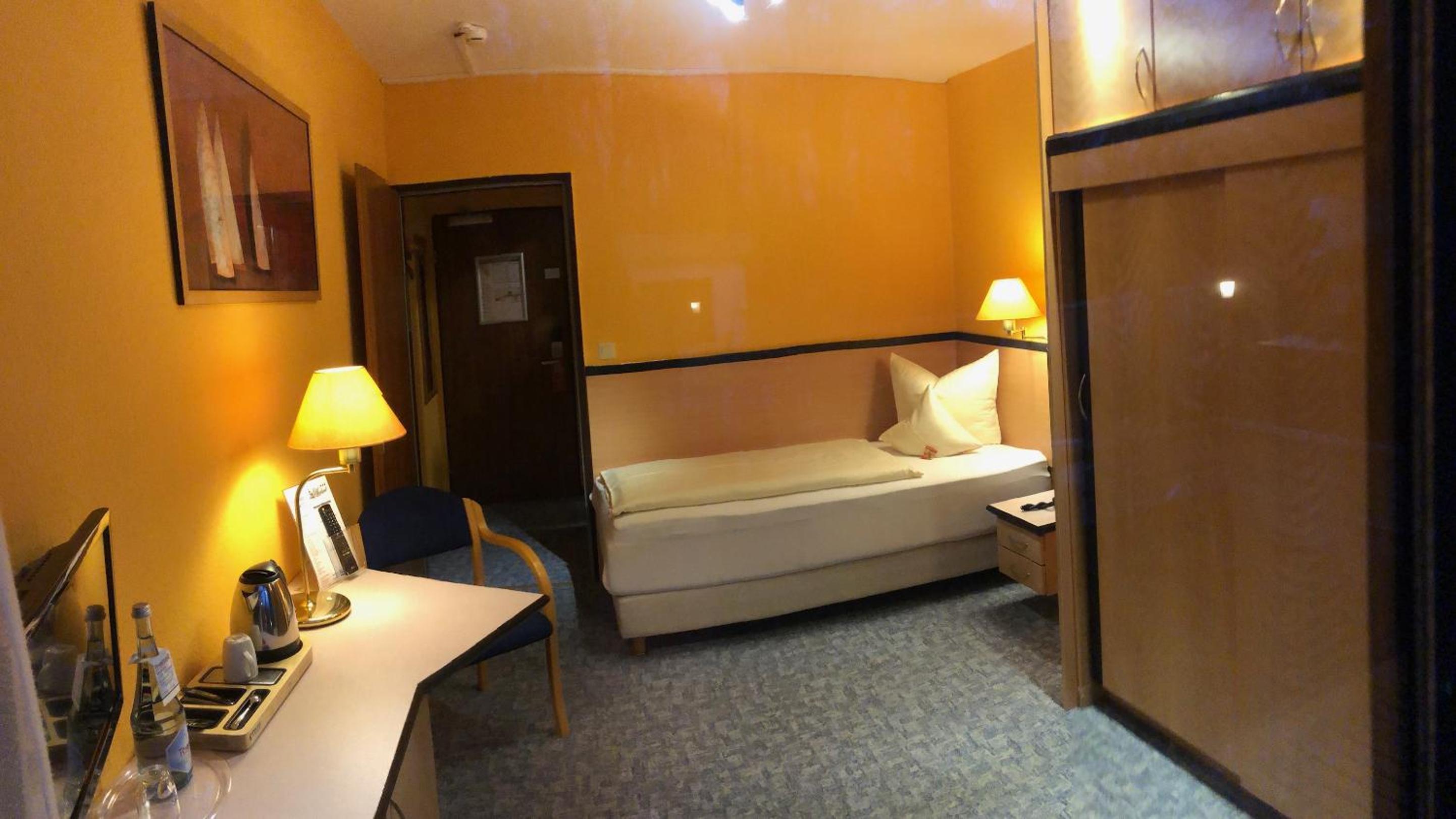 Single Room photo 3