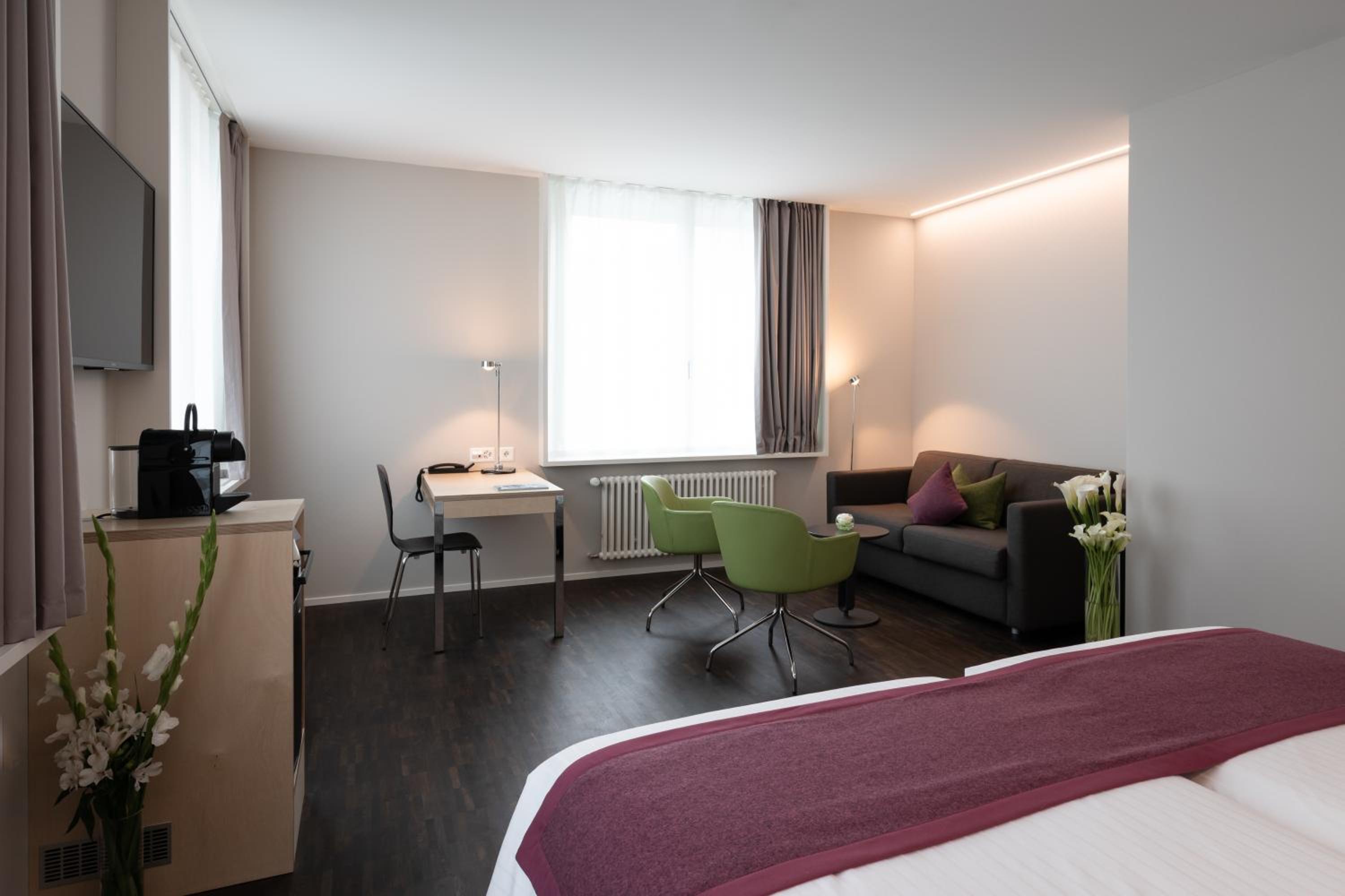 Comfort Twin Room with Sofabed photo 3