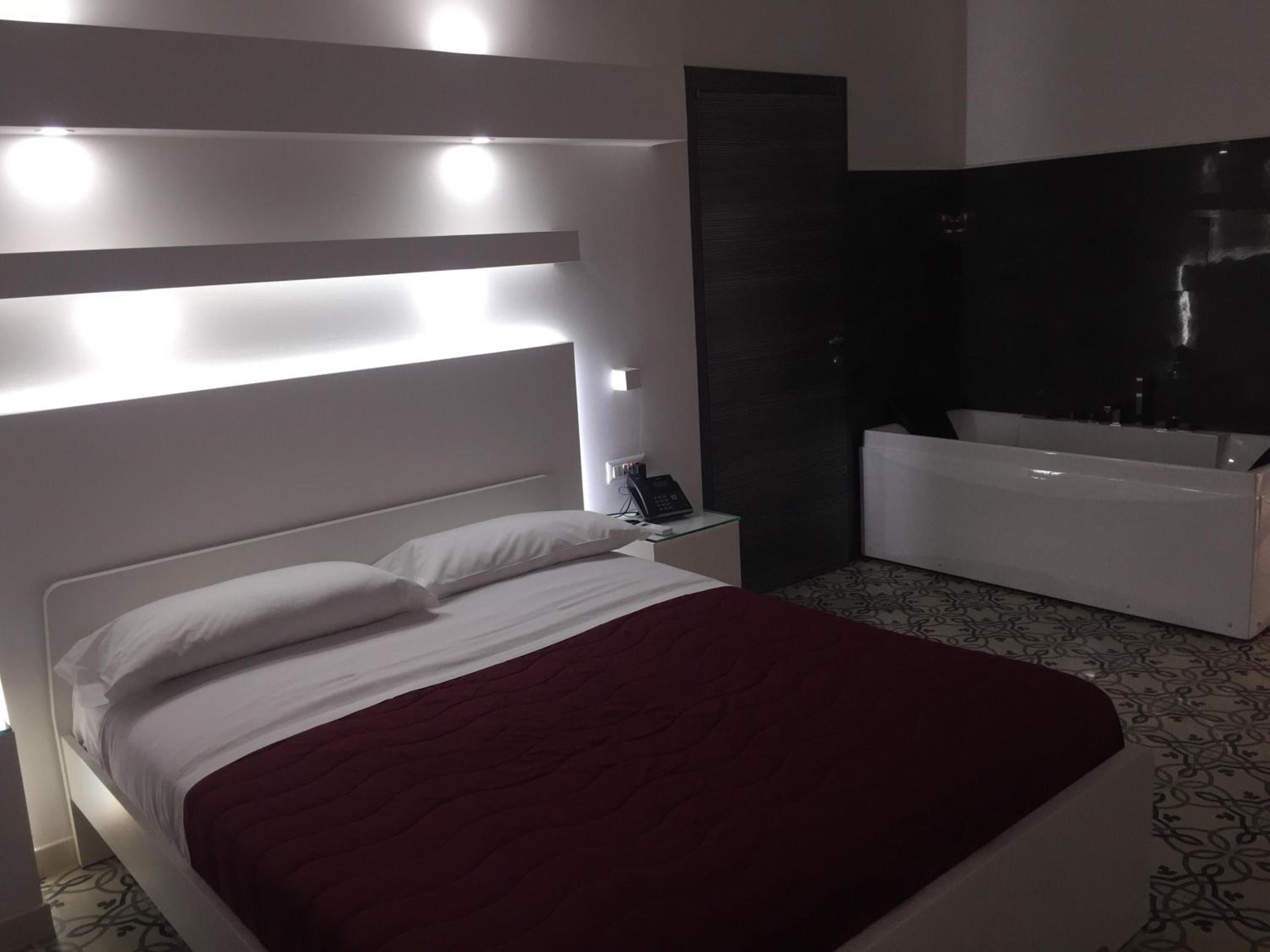 Junior Suite - Photo 17