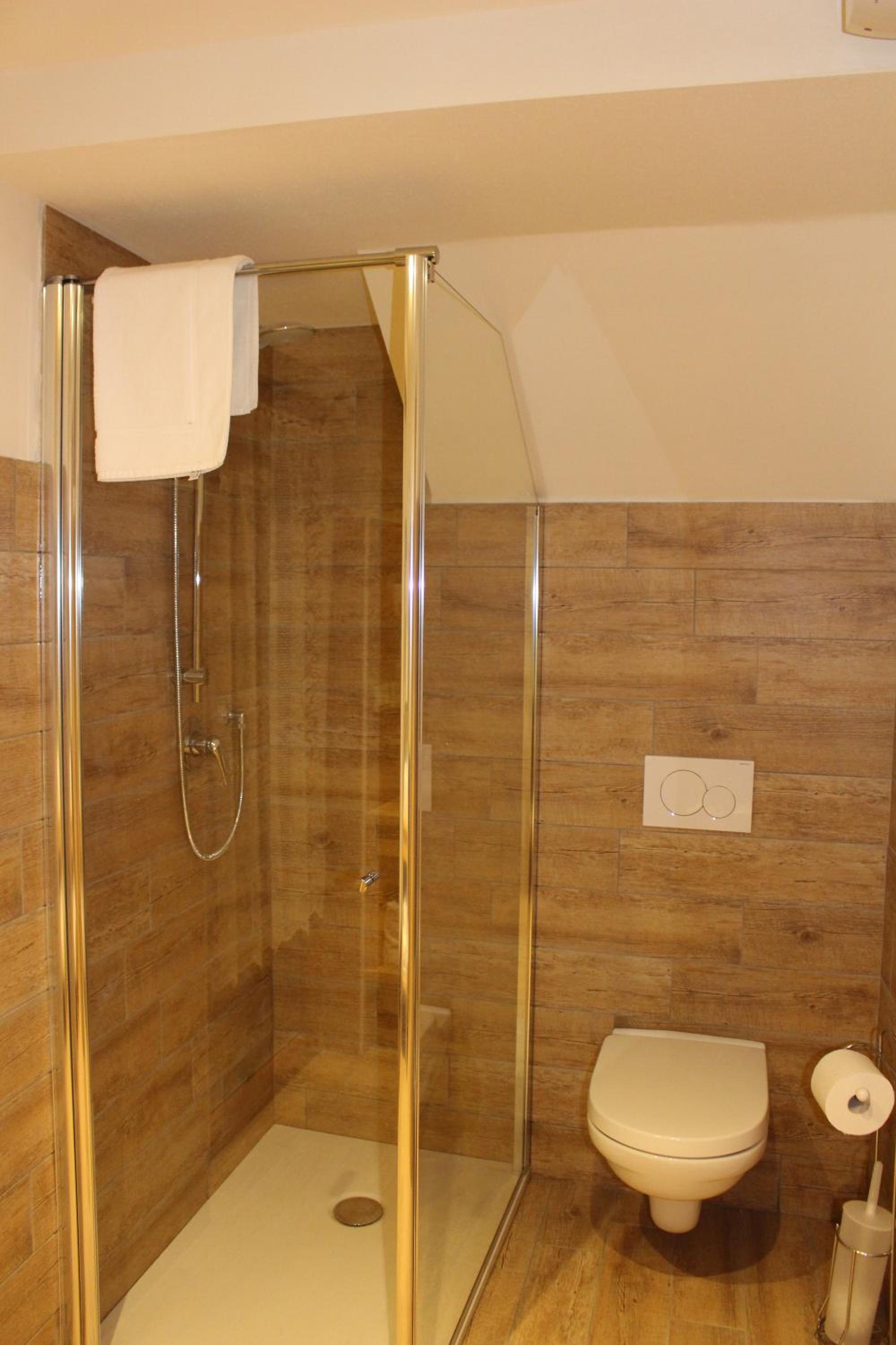 Double or Twin Room with Mountain View - Photo 2